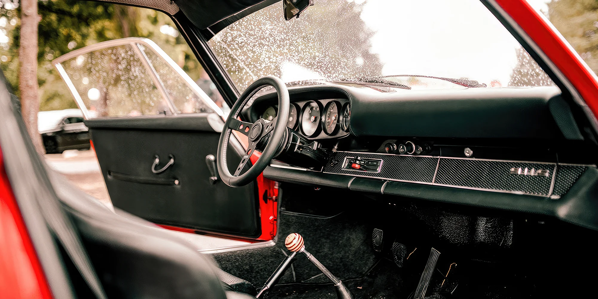 Jízda na závodním okruhu v Třinci, Brně či Mostě v legendárním Porsche dle výběru