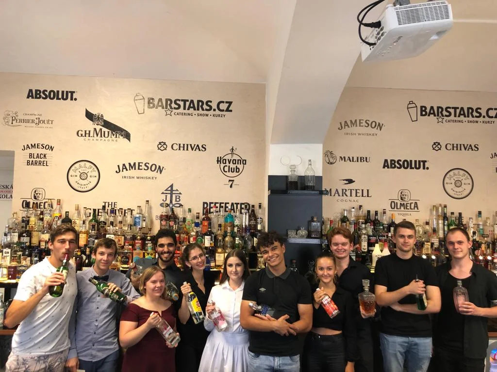 Barmanský jednodenní minikurz pro 1, 2 nebo 4 osoby
