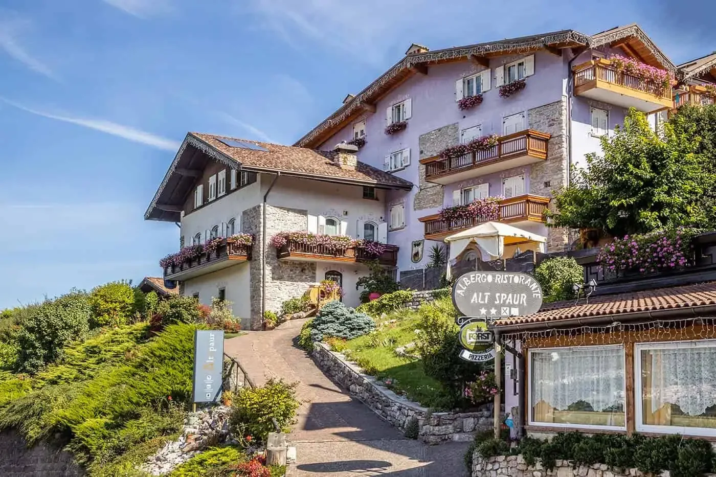 Aktivní dovolená v italském Trentinu: hotel s výhledem na hory, ráj cyklistiky i pěší turistiky