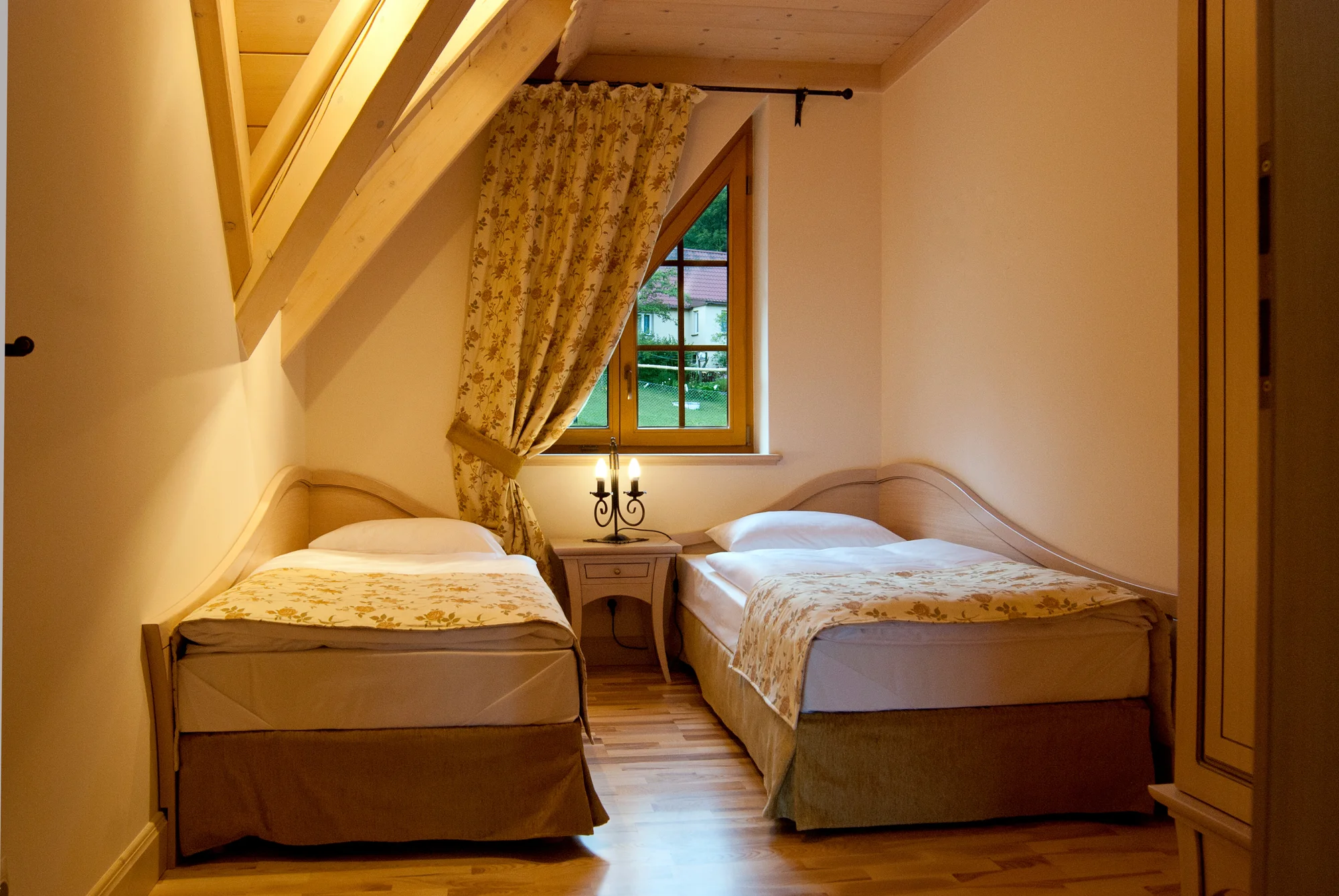 5* resort v polských Beskydech: pobyt až pro 6 osob s jídlem, bazénem, vířivkou i saunou, akce 2 děti zdarma