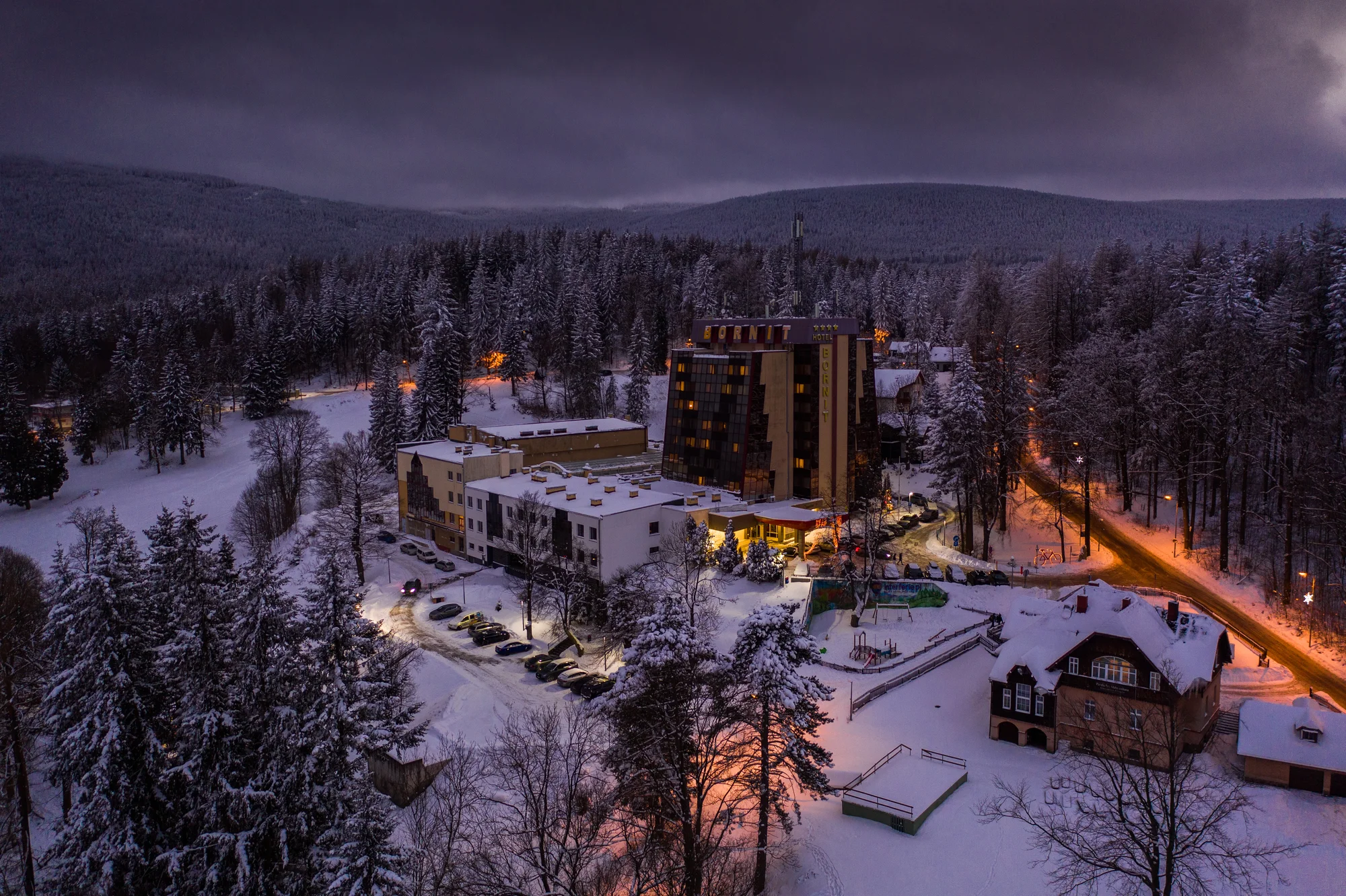 Szklarska Poręba: hotel s wellness, snídaně a polopenze, herna a spousta aktivit v ceně