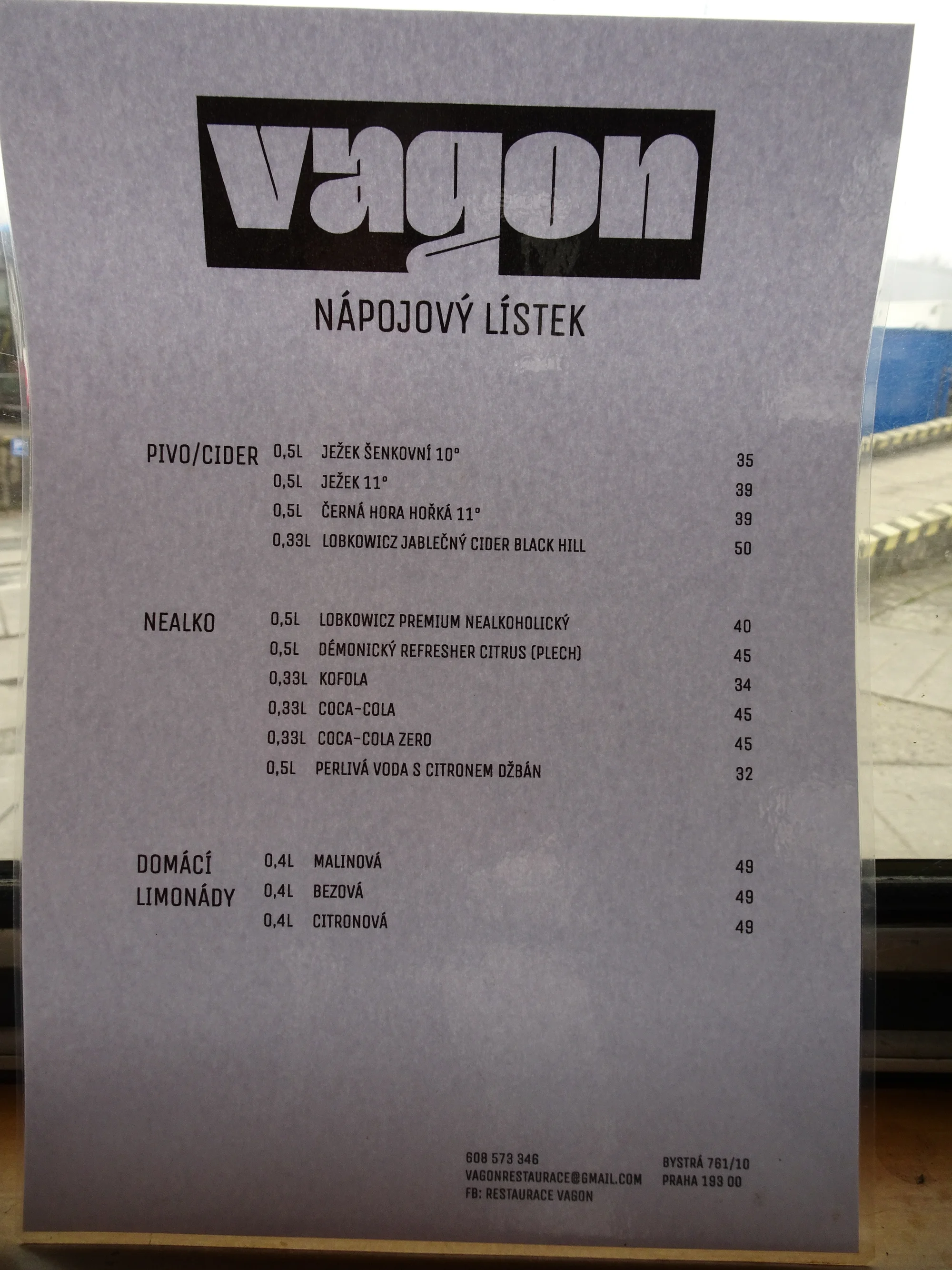 Polévka či nápoj a voucher na 300-450 Kč na výběr hlavního chodu ve Vagonu