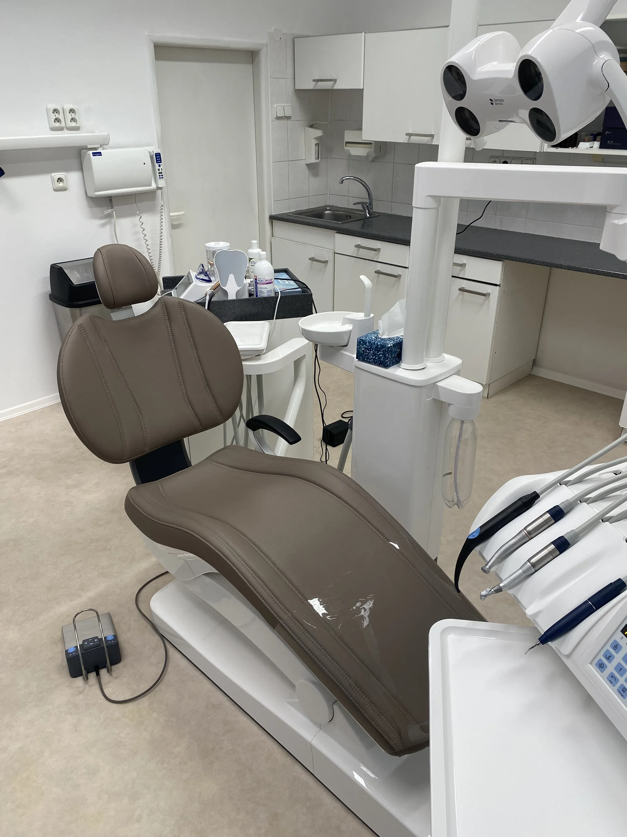 Dentální hygiena včetně Airflow i pro zuby s rovnátky nebo děti do 12 let
