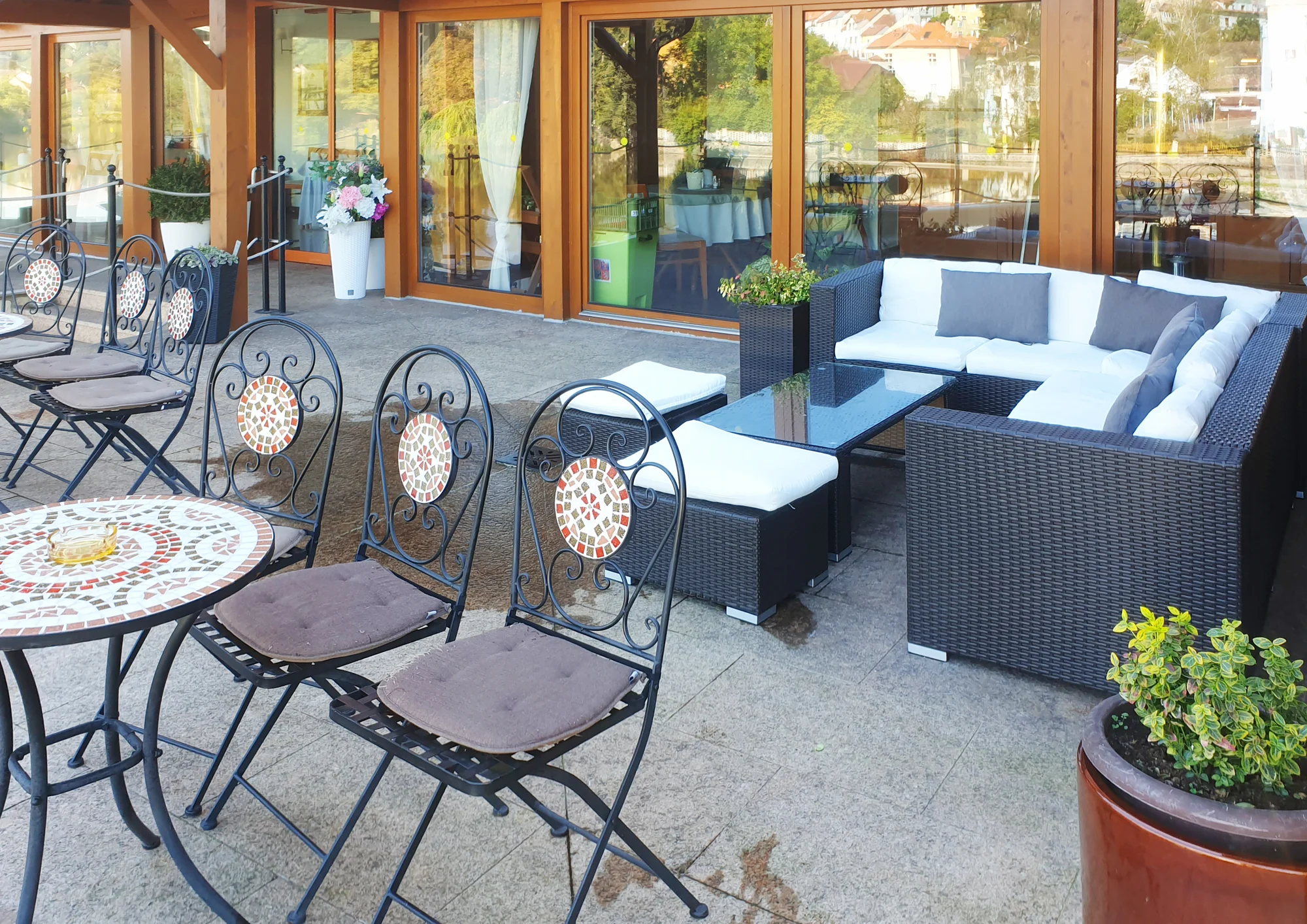Romantika pro dva: čtyřchodové menu podle výběru, sekt a výzdoba
