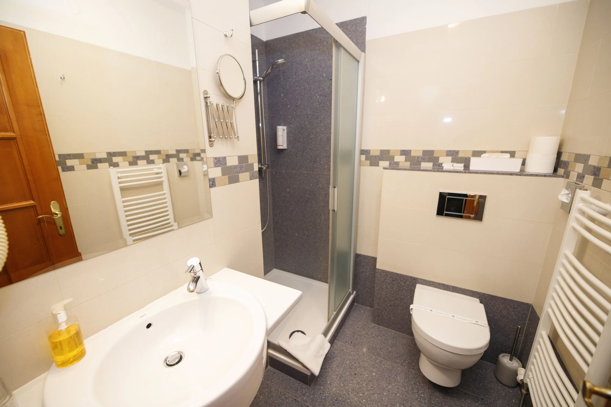 4* pobyt v Karlových Varech: snídaně či polopenze, na výběr i neomezený wellness a procedury