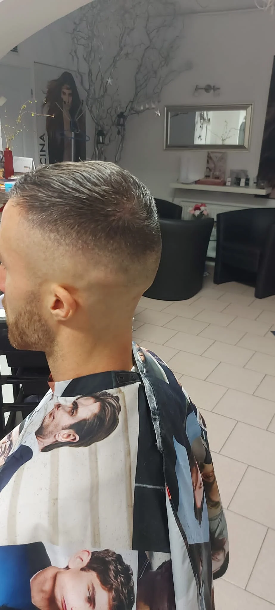 Pánský střih včetně mytí a stylingu ve studiu Spirit na Vinohradech