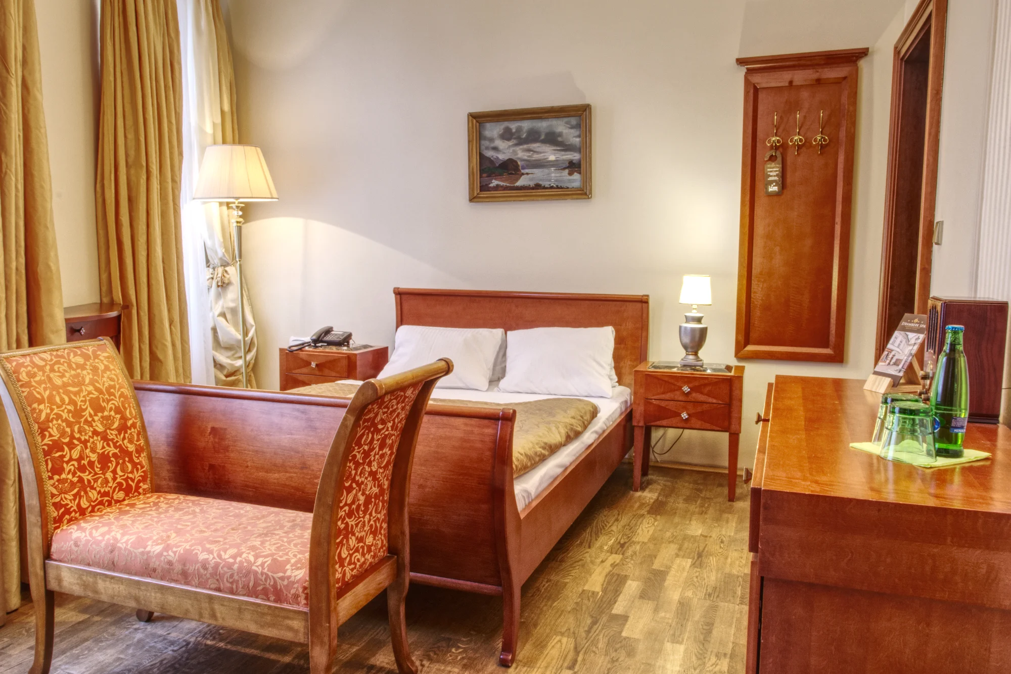 Pobyt v luxusním historickém hotelu na náměstí ve Štramberku: polopenze a vyhlášené Lašské lázně