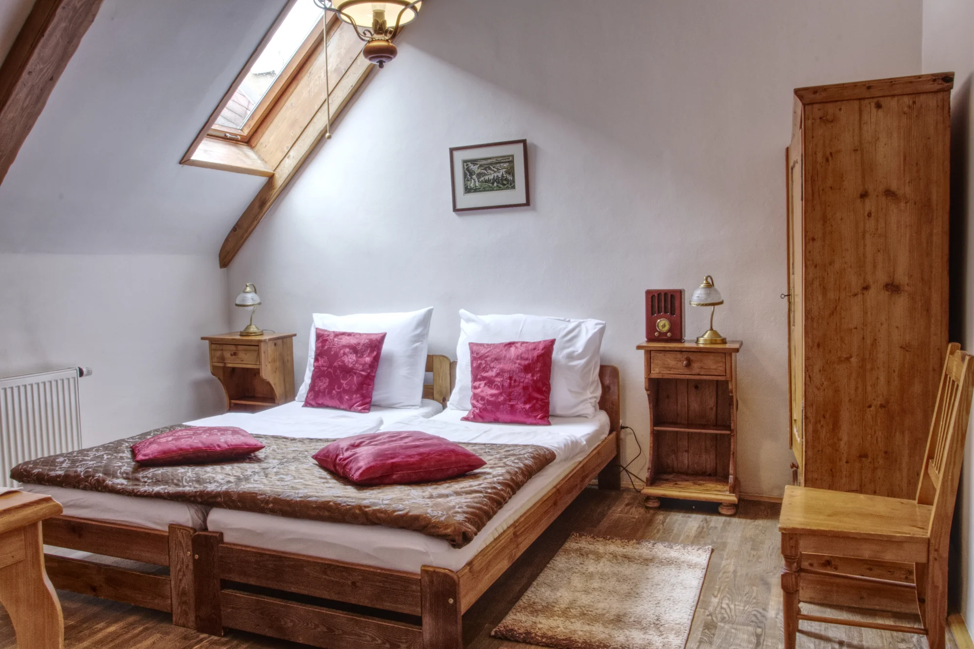 Pobyt v luxusním historickém hotelu na náměstí ve Štramberku: polopenze a vyhlášené Lašské lázně