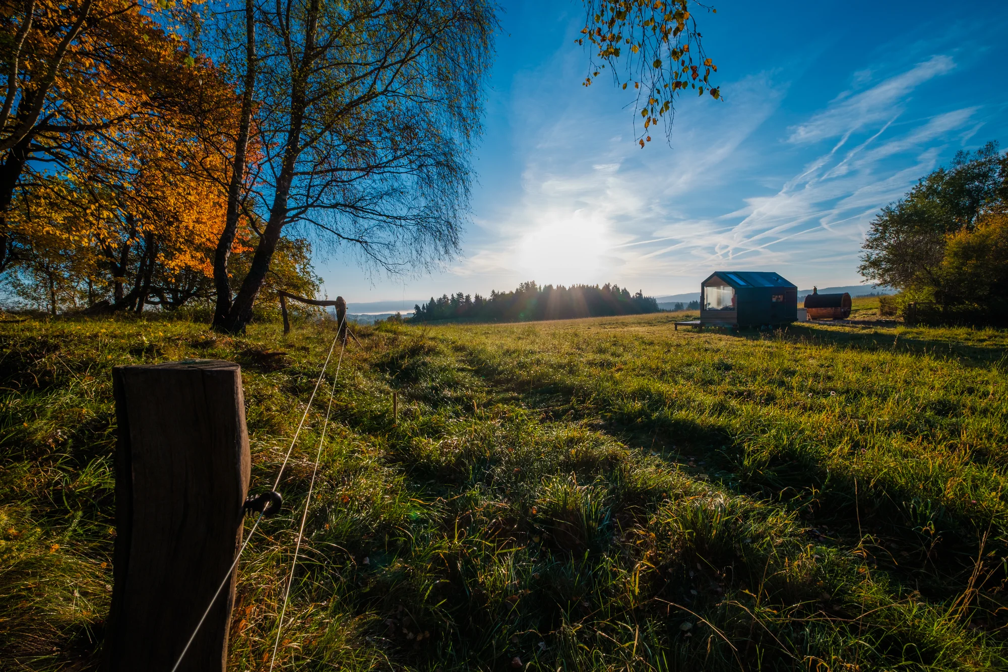 Glamping blízko Lipna: tiny house až pro 4 os. s venkovní saunou, ochlazovací kádí a grilem