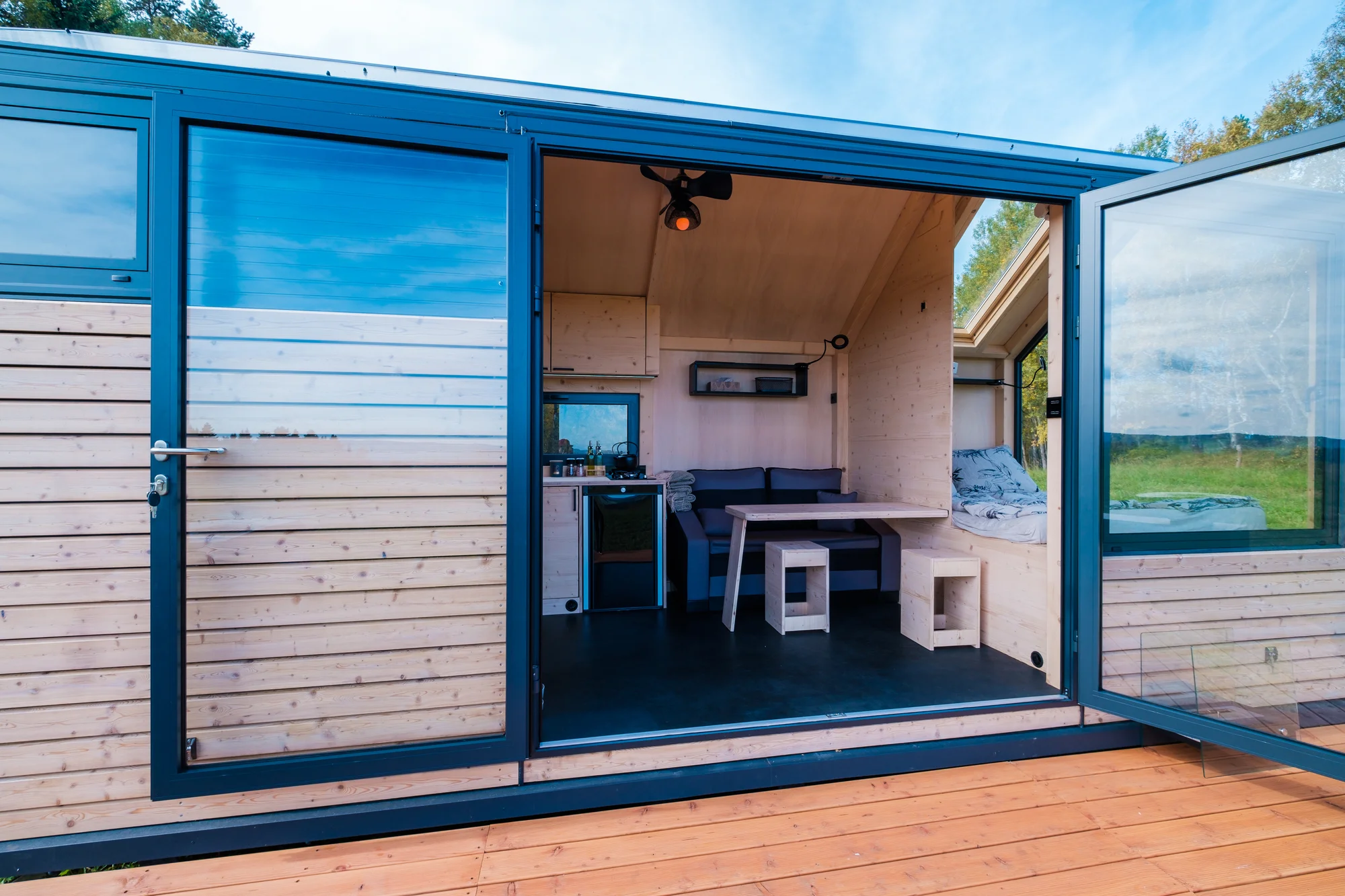 Glamping blízko Lipna: tiny house až pro 4 os. s venkovní saunou, ochlazovací kádí a grilem