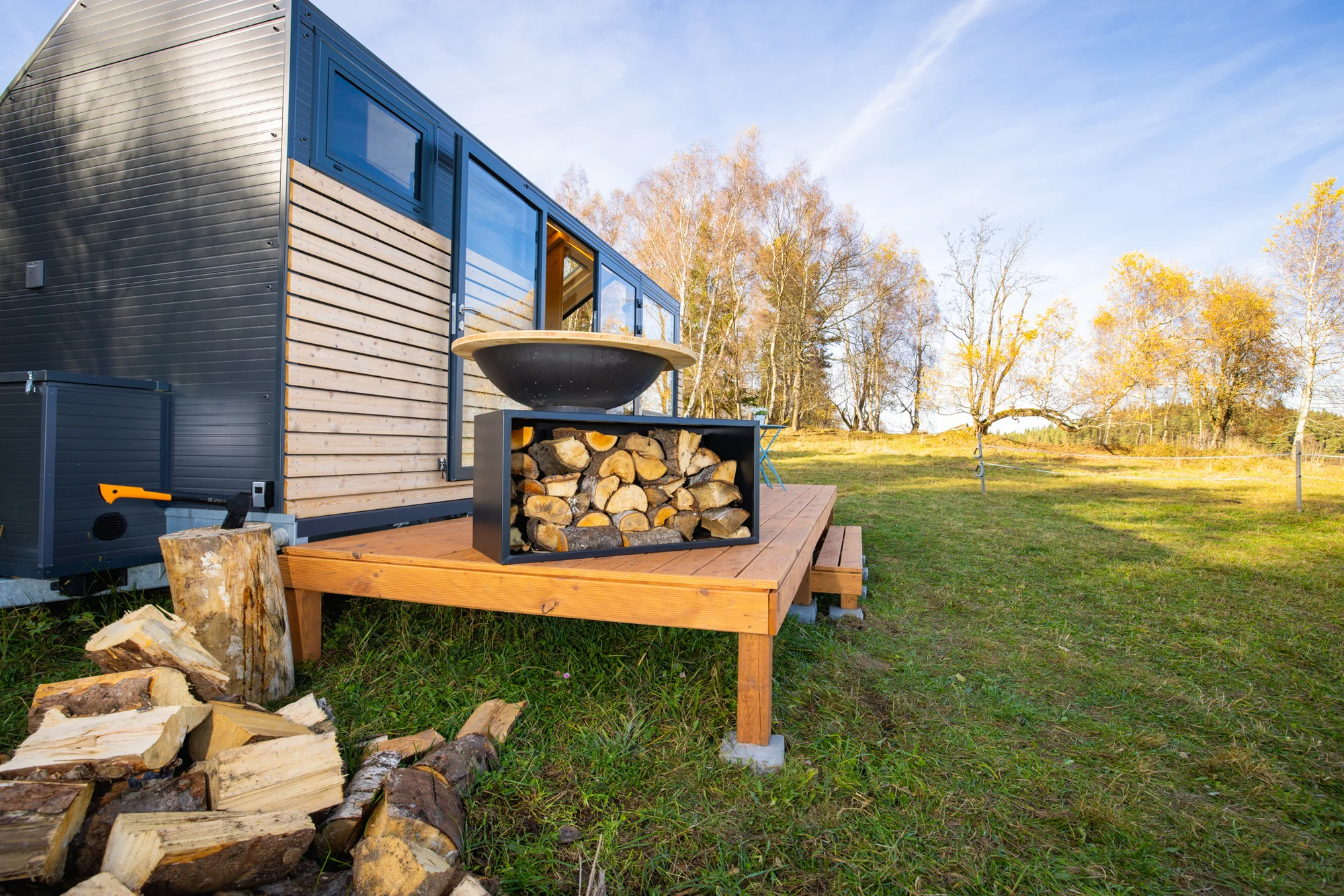 Glamping blízko Lipna: tiny house až pro 4 os. s venkovní saunou, ochlazovací kádí a grilem