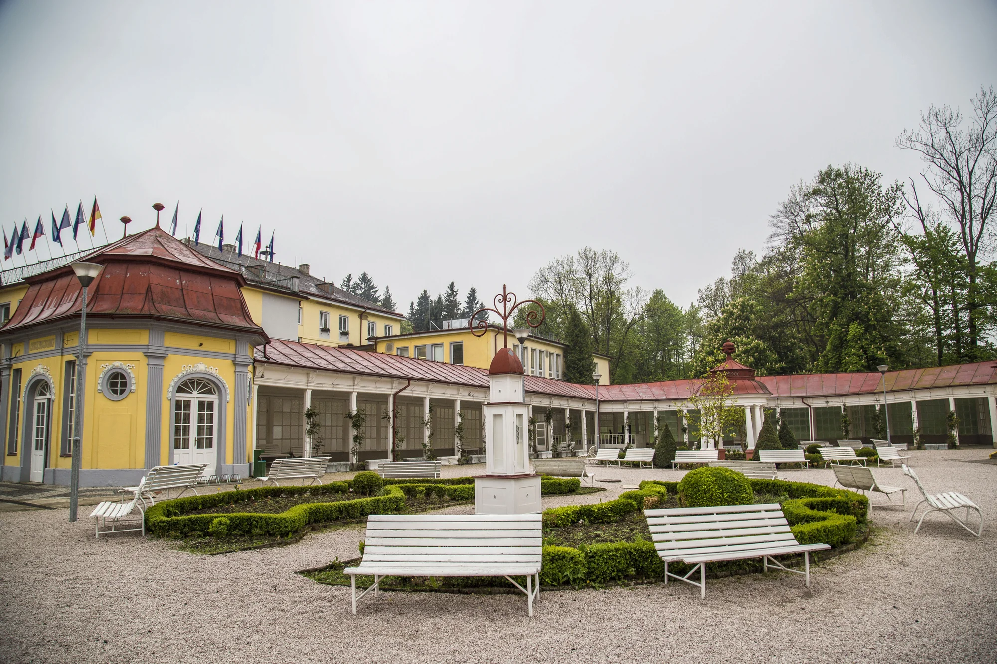 Odpočinek v Lázních Libverda přímo na kolonádě: možnost jídla i wellness