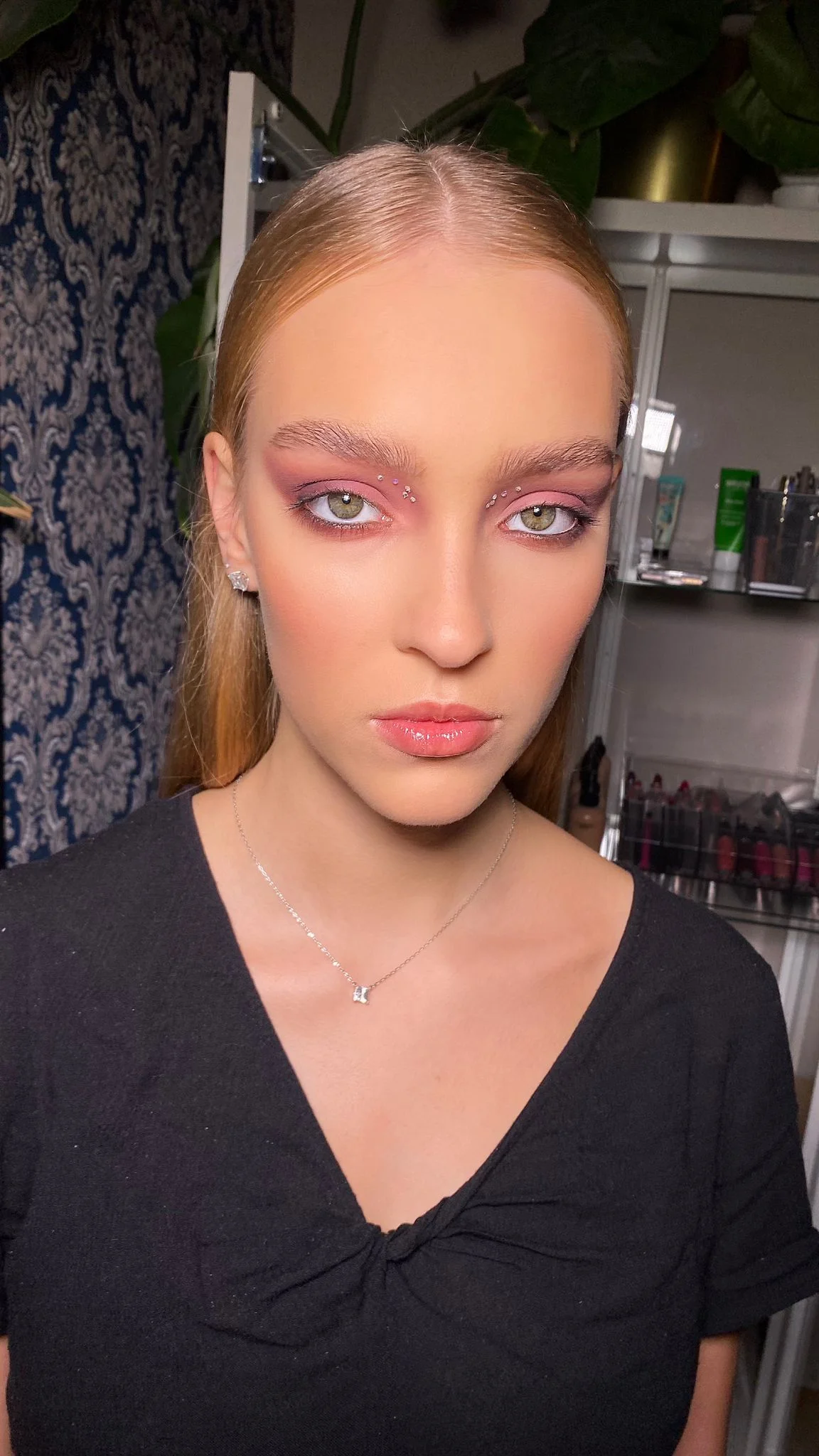 Udělejte něco pro sebe: večerní líčení i styling účesu pro 1 nebo 2 osoby
