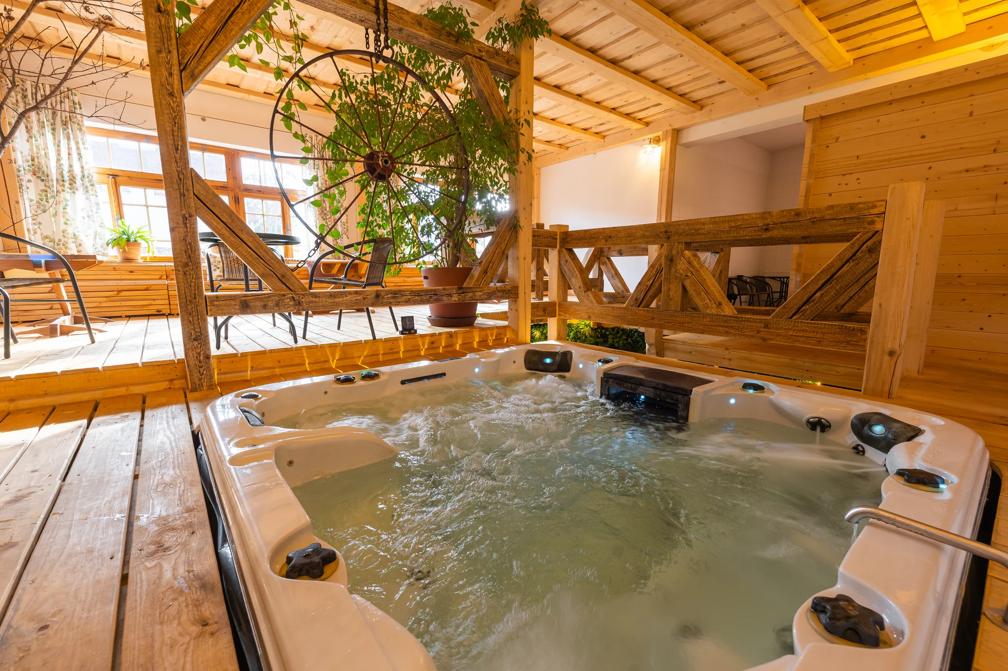 Dopřejte si relax: 120 min. privátního wellness s lahví sektu pro dva