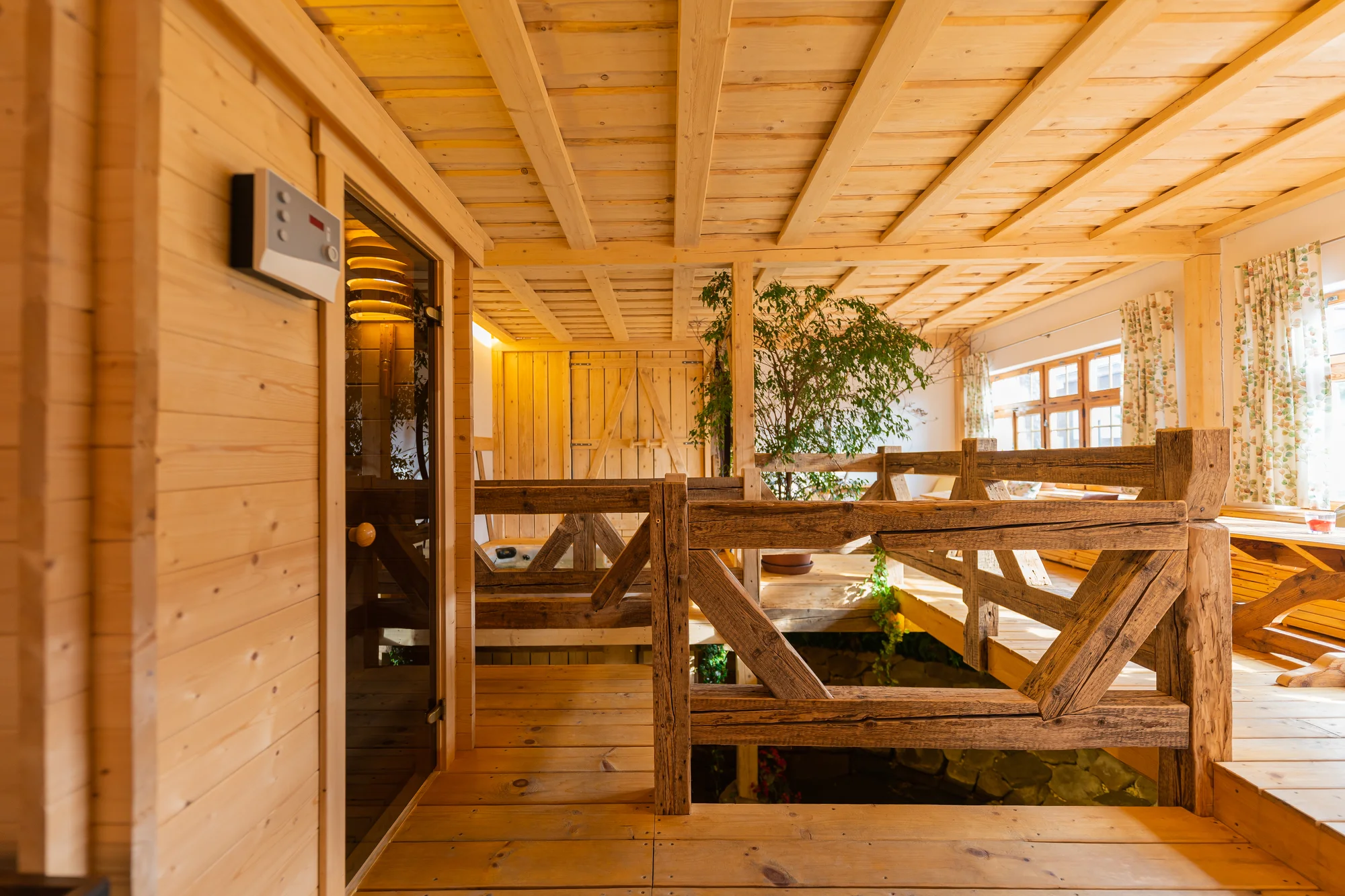 Dopřejte si relax: 120 min. privátního wellness s lahví sektu pro dva