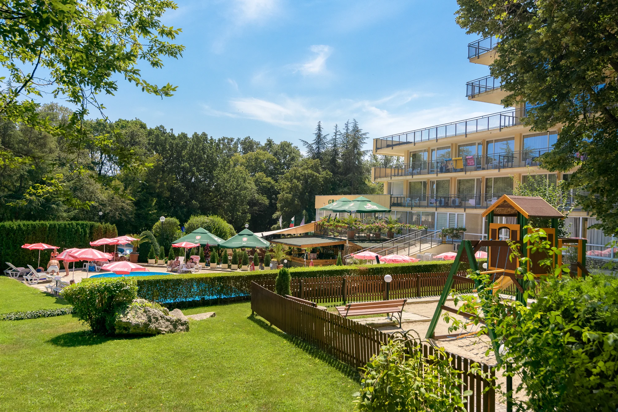 Rodinná dovolená v Bulharsku: hotel 500 m od moře, animační program, nový aquapark, 2 děti zdarma