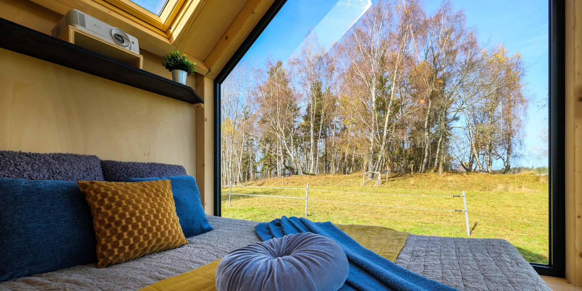 Glamping blízko Lipna: tiny house až pro 4 os. s venkovní saunou, ochlazovací kádí a grilem