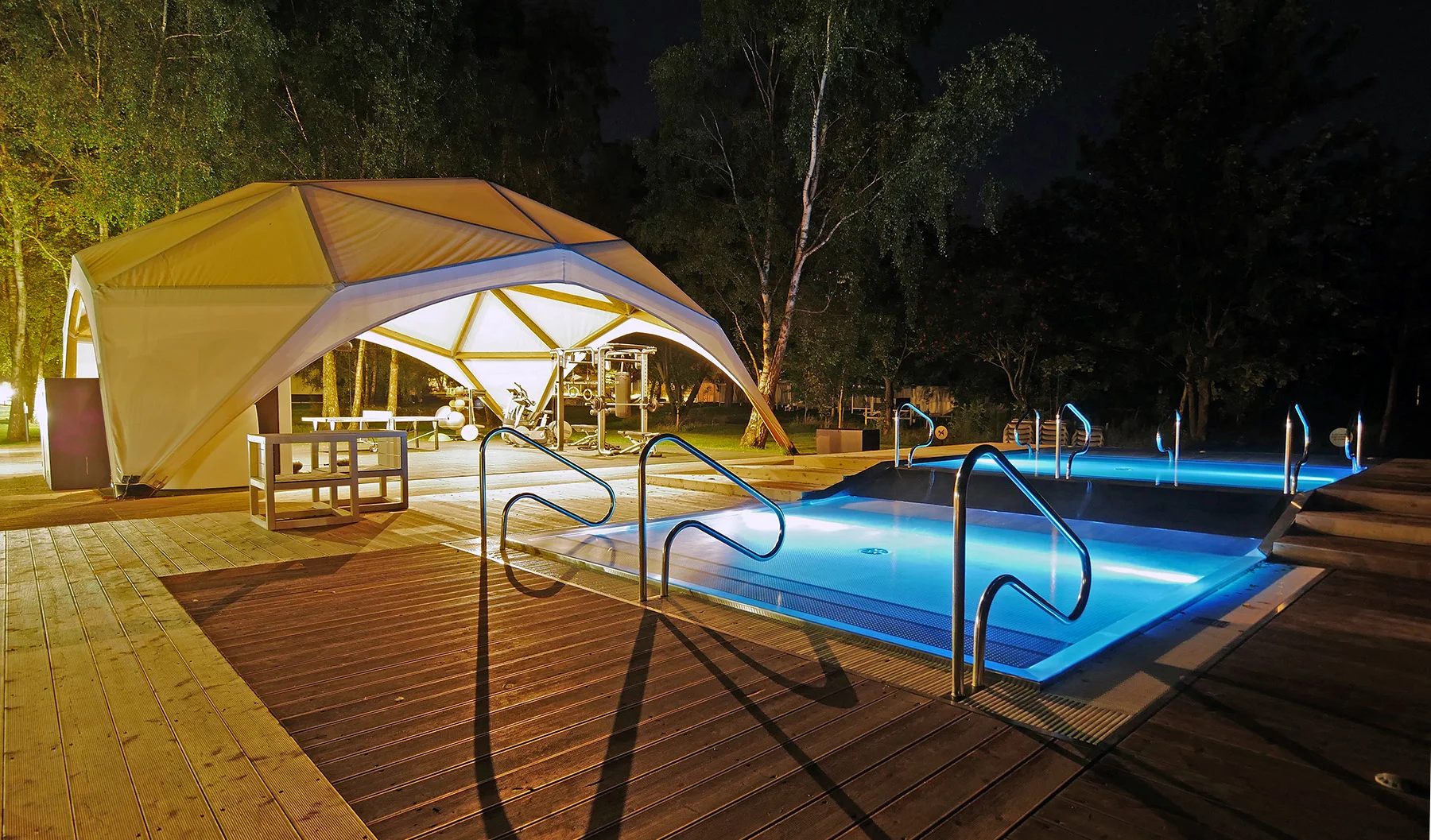 Resort u Baltu: polopenze, vlastní přístup k pláži, neomezený vstup do sauny, půjčení kol i animace