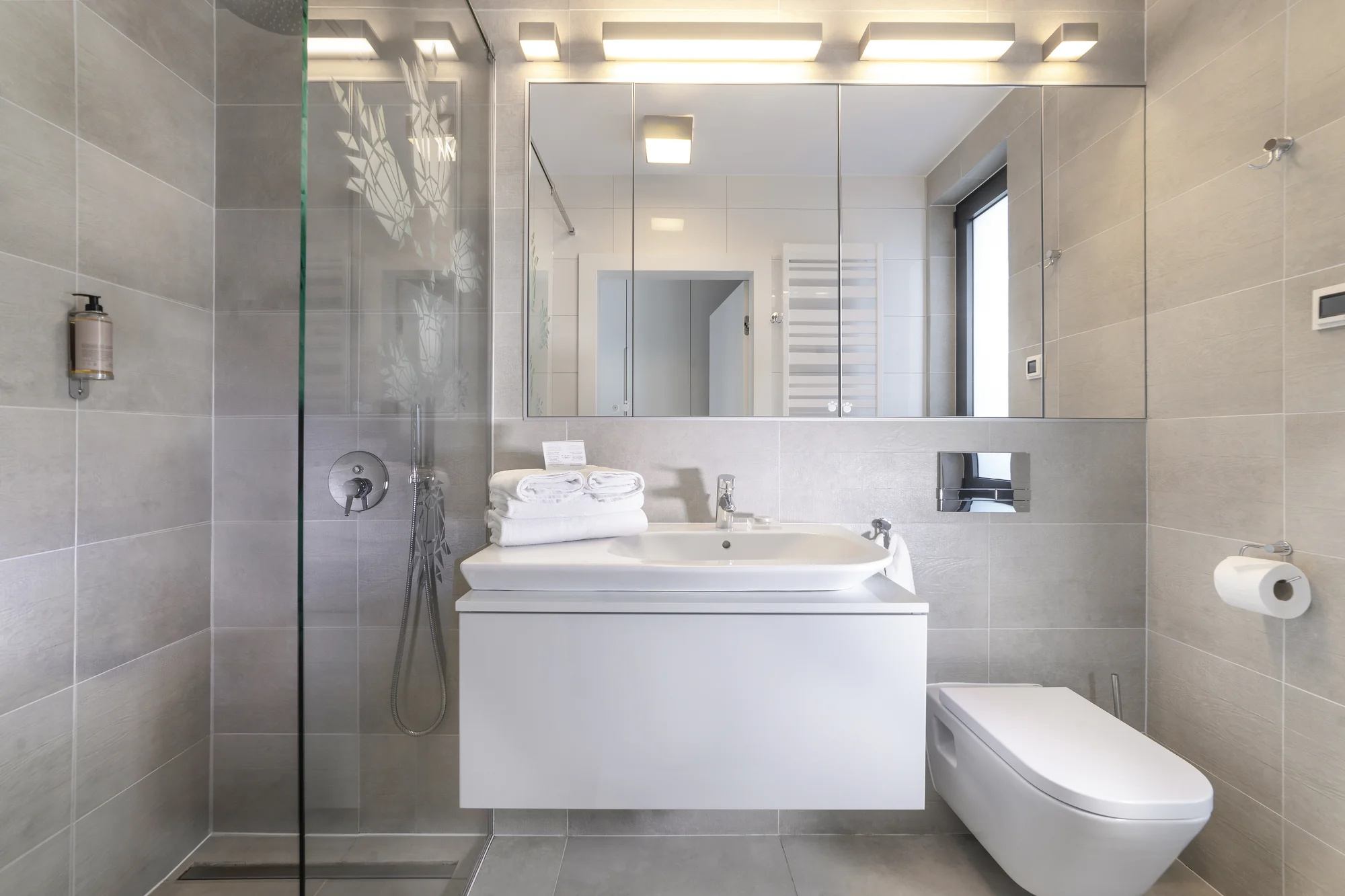 Resort u Baltu: polopenze, vlastní přístup k pláži, neomezený vstup do sauny, půjčení kol i animace