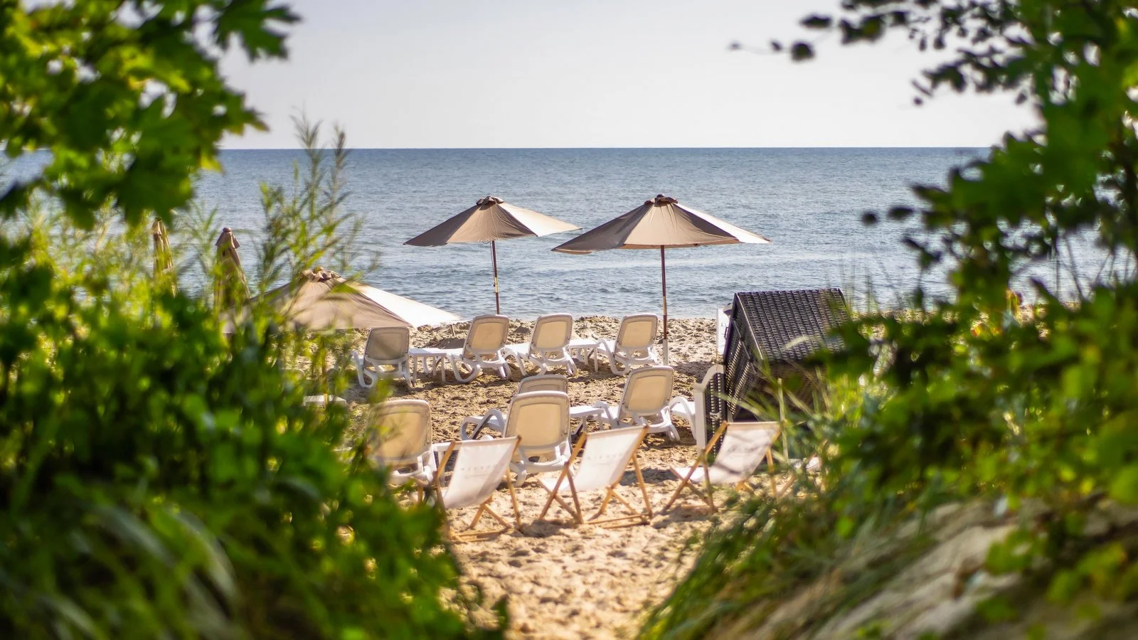 Resort u Baltu: polopenze, vlastní přístup k pláži, neomezený vstup do sauny, půjčení kol i animace
