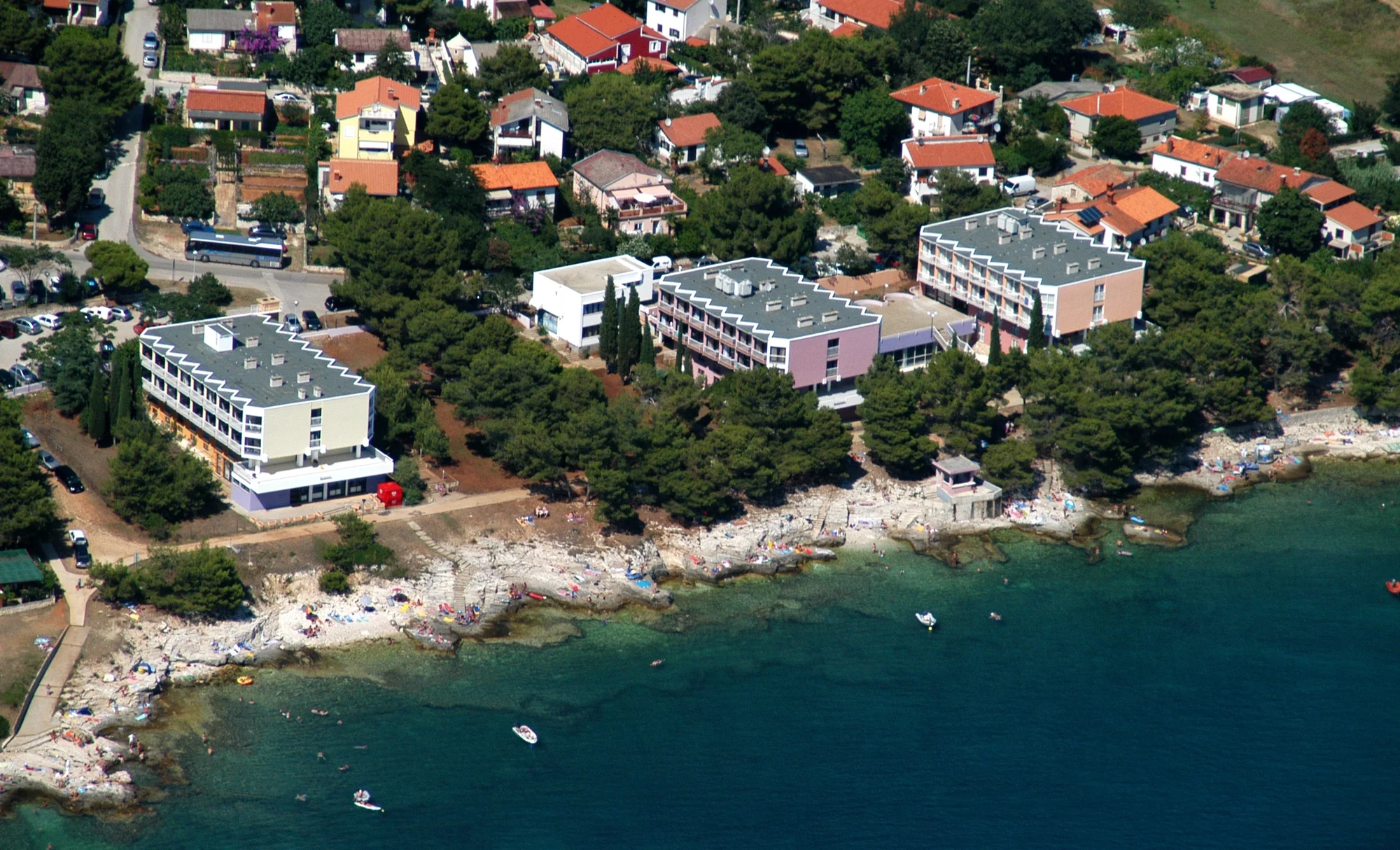 Rodinná dovolená na Istrii: apartmány u pláže, balkon s výhledem