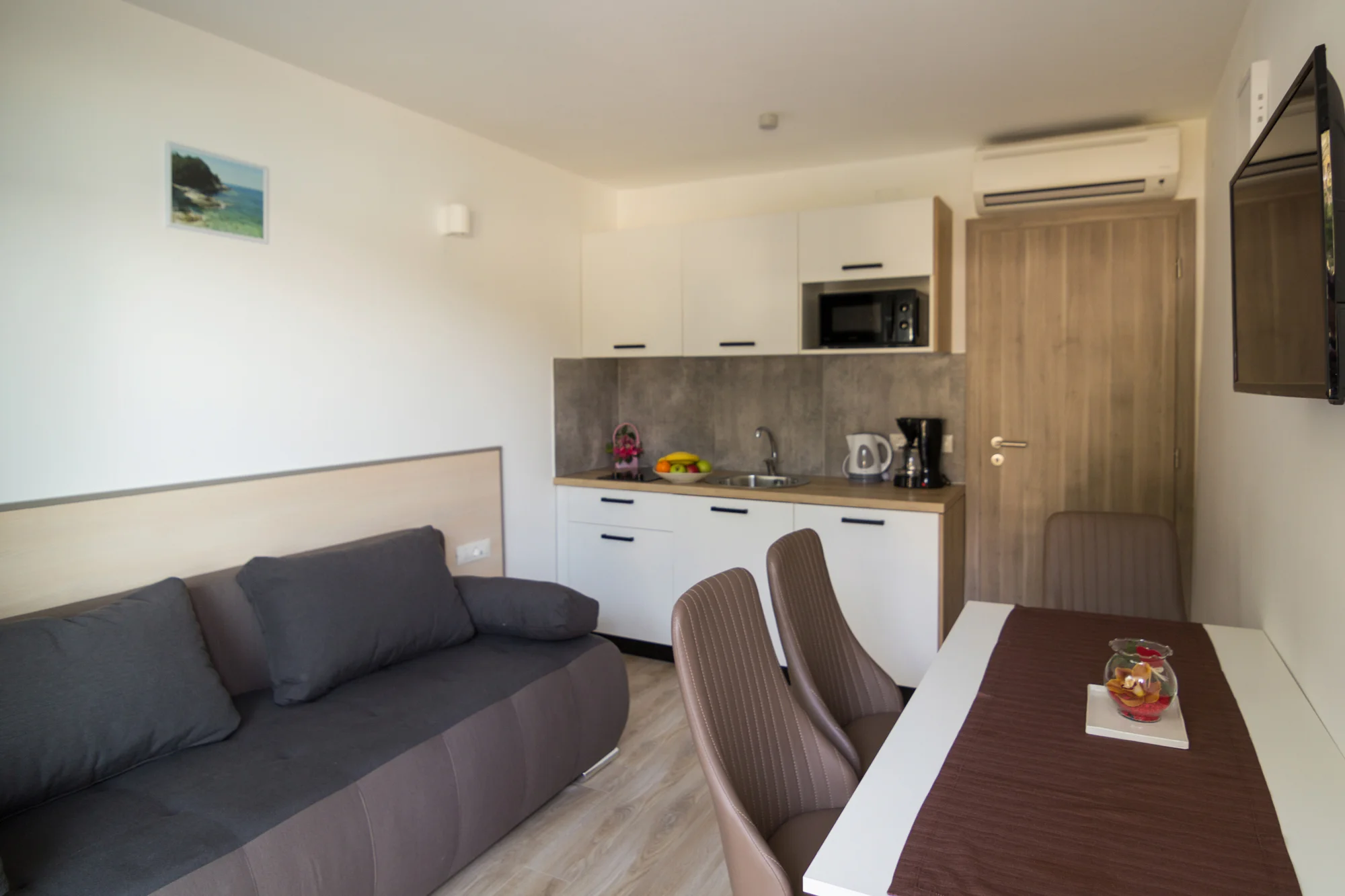 Rodinná dovolená na Istrii: apartmány u pláže, balkon s výhledem