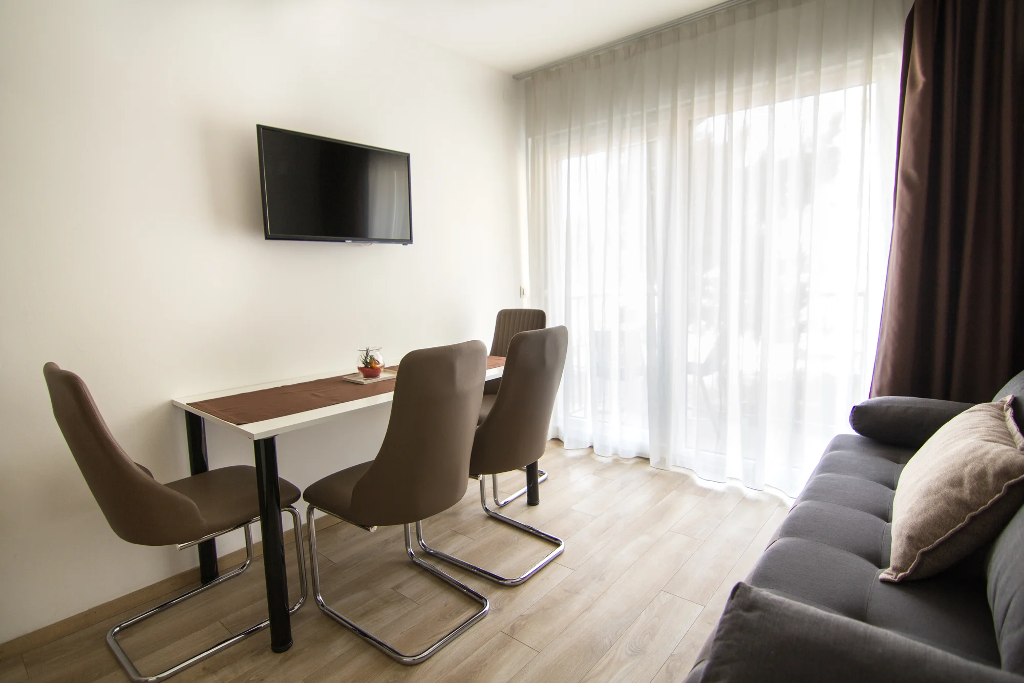 Rodinná dovolená na Istrii: apartmány u pláže, balkon s výhledem