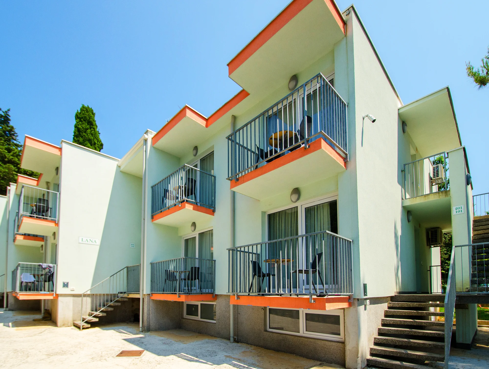 Rodinná dovolená na Istrii: apartmány u pláže, balkon s výhledem