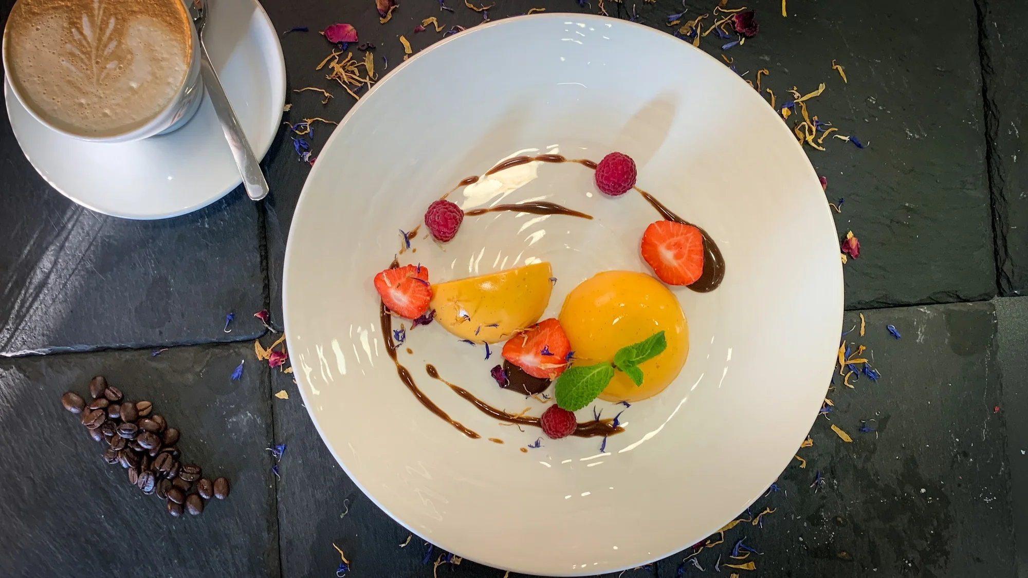Pobyt ve 4* resortu na Lipně: jídlo i 90minutové nebo neomezené vstupy do moderního wellness