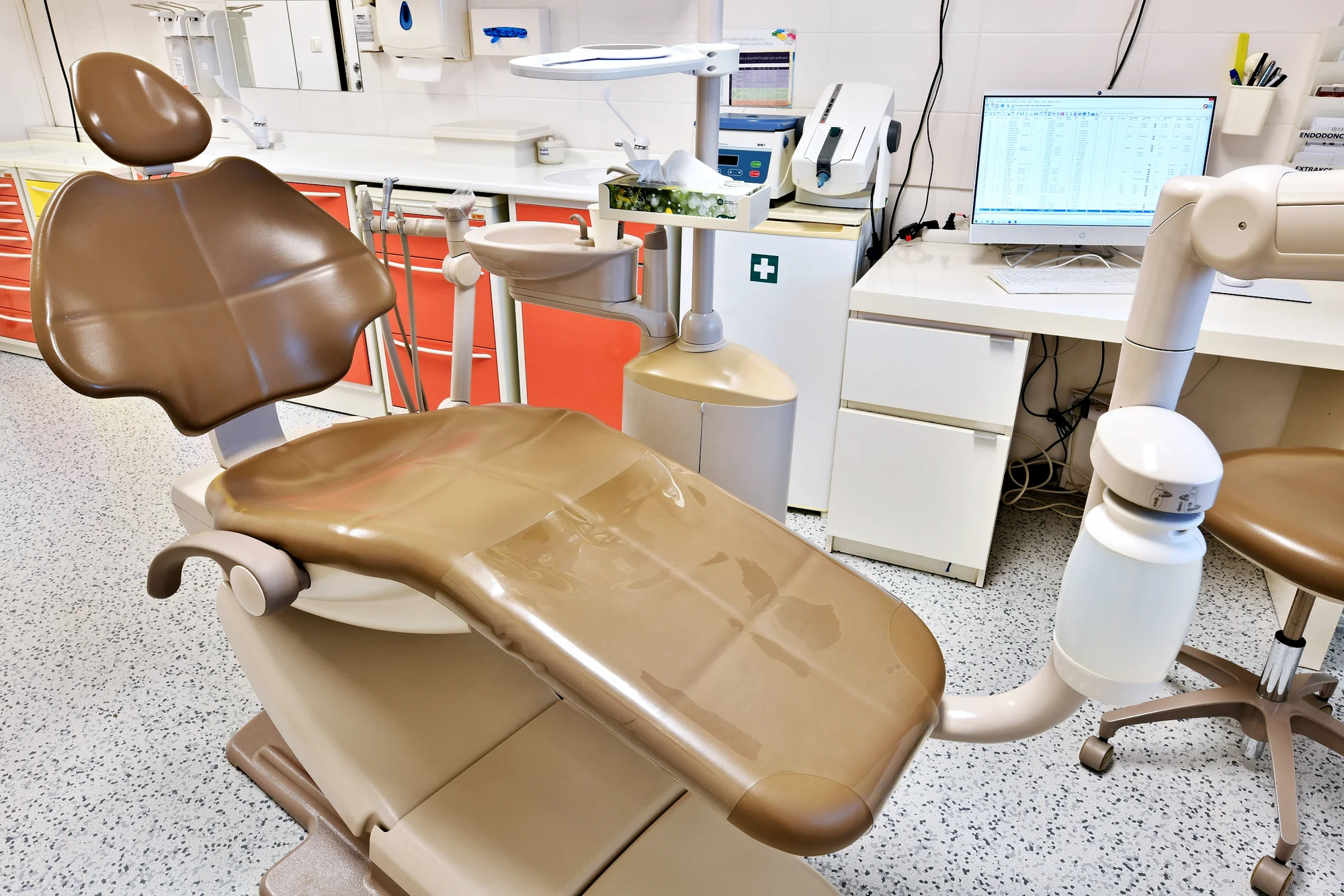 Pro krásný úsměv a zoubky jako perličky: dentální hygiena včetně AirFlow