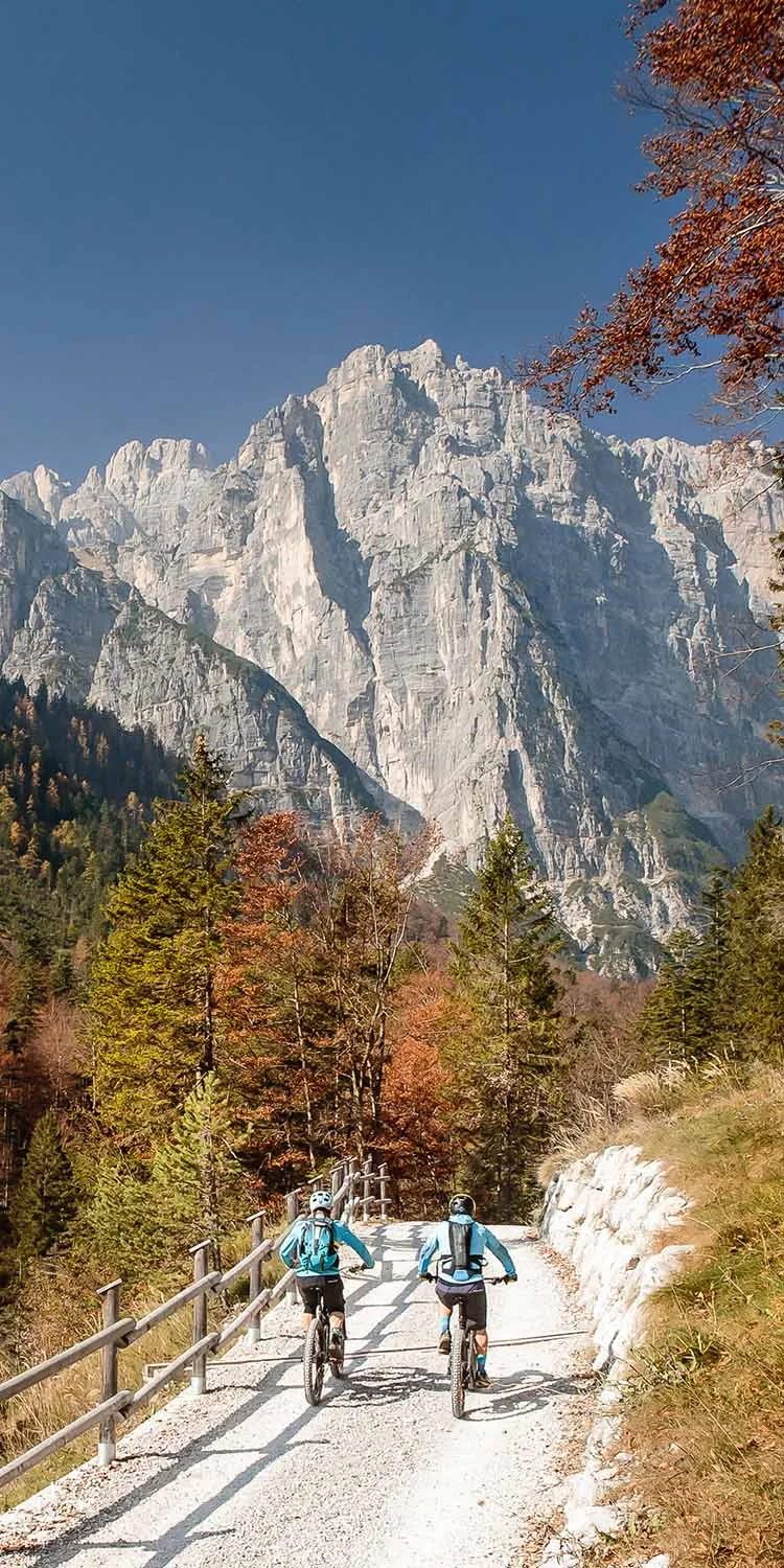 Aktivní pobyt blízko jezera Molveno a města Trento: polopenze, venkovní bazén i karta slev