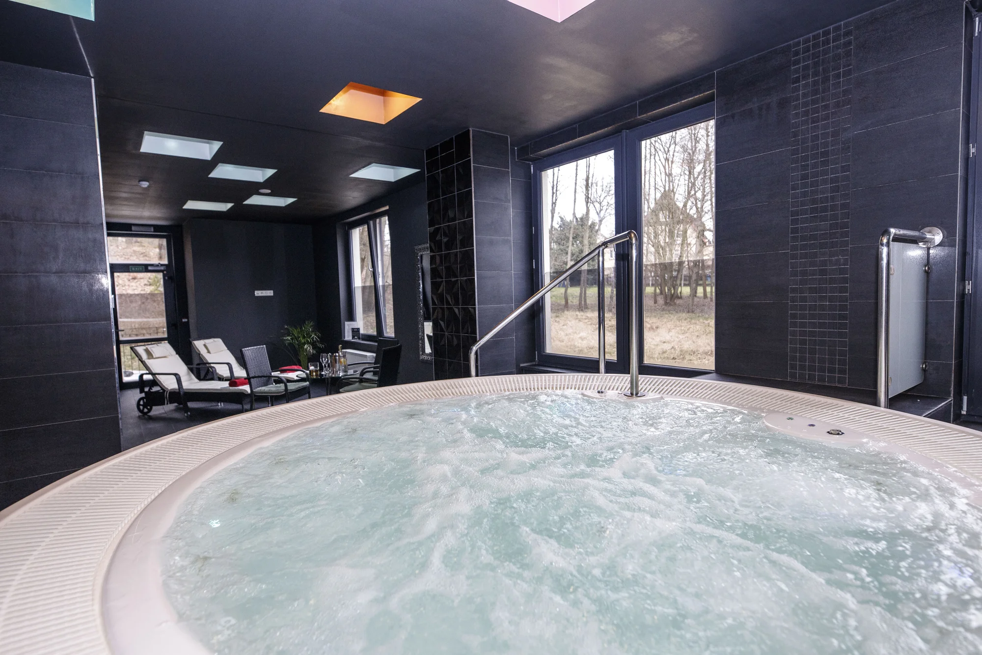 Pobyt u Karlových Varů: snídaně nebo polopenze, privátní wellness i procedury