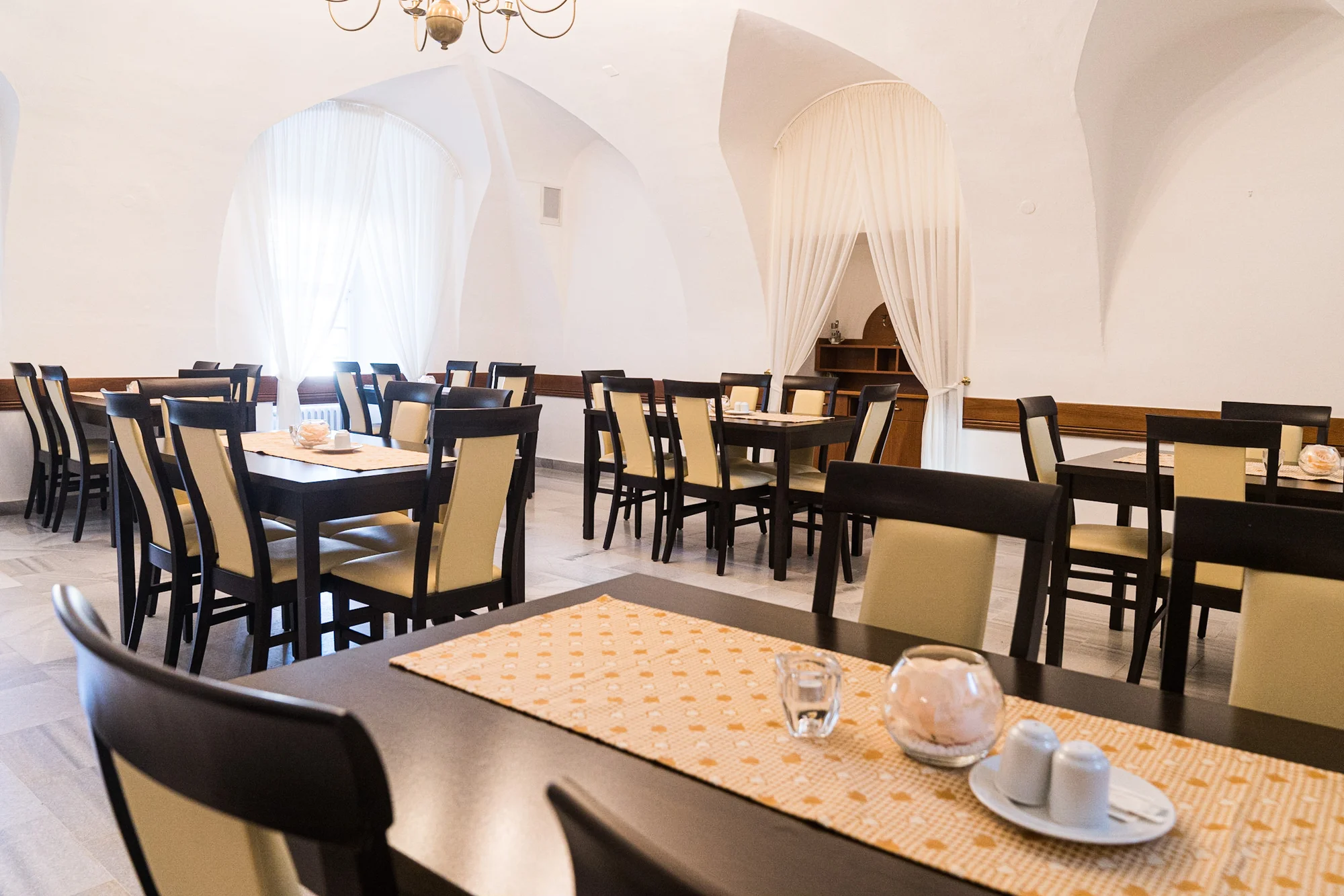 Půl kila žeber sous-vide s křenem i česnekovým chlebem pro 1 nebo 2 osoby