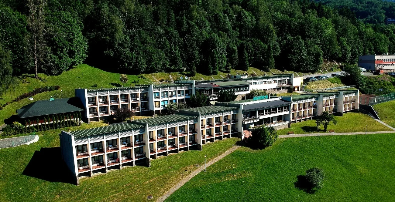 Dovolená v polských Beskydech: hotel v horách, snídaně či polopenze a sauna s vířivkou