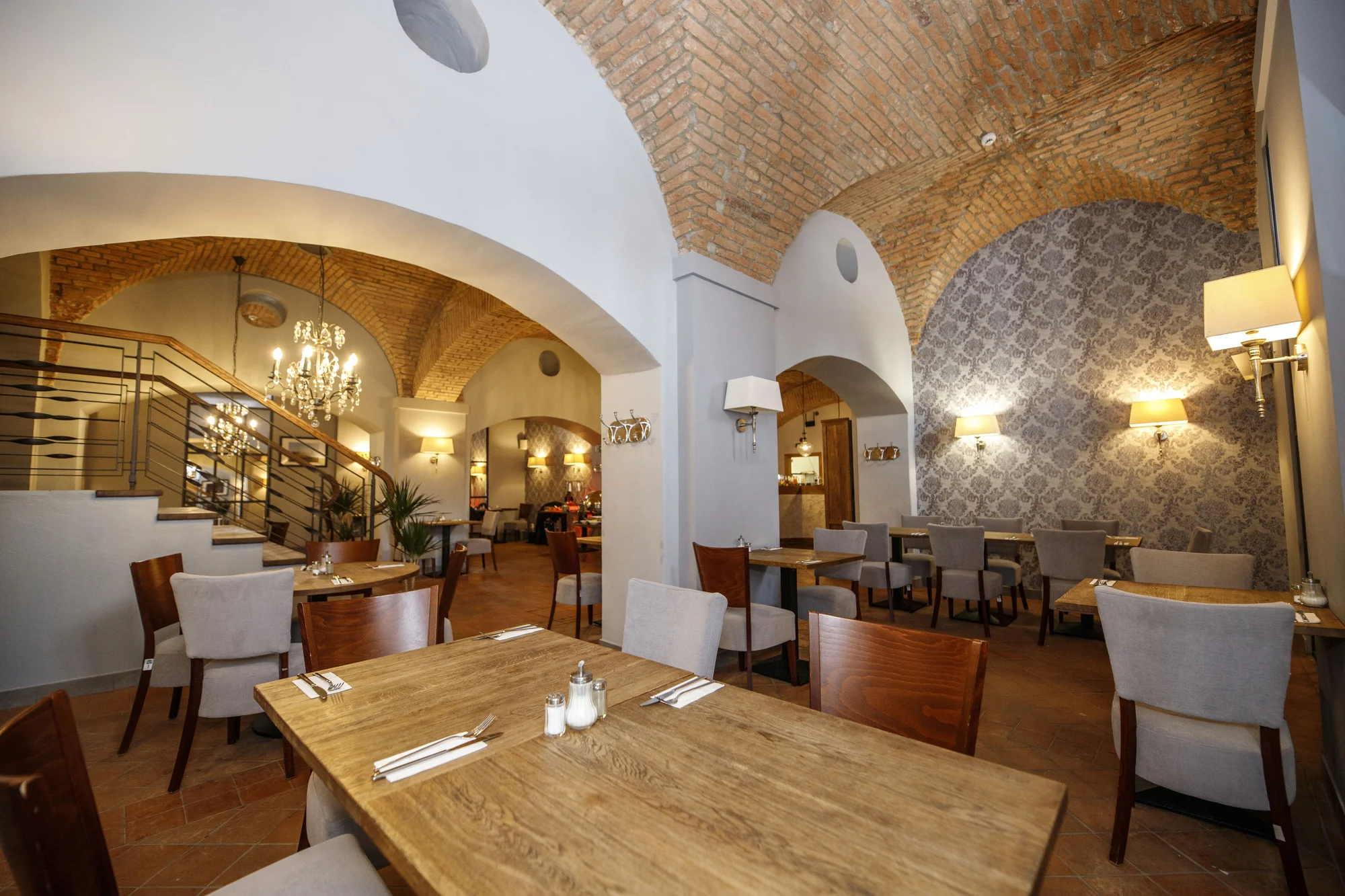 4chodové menu v Chateau Ctěnice i s neomezenou konzumací vína či piva pro 1–2 osoby