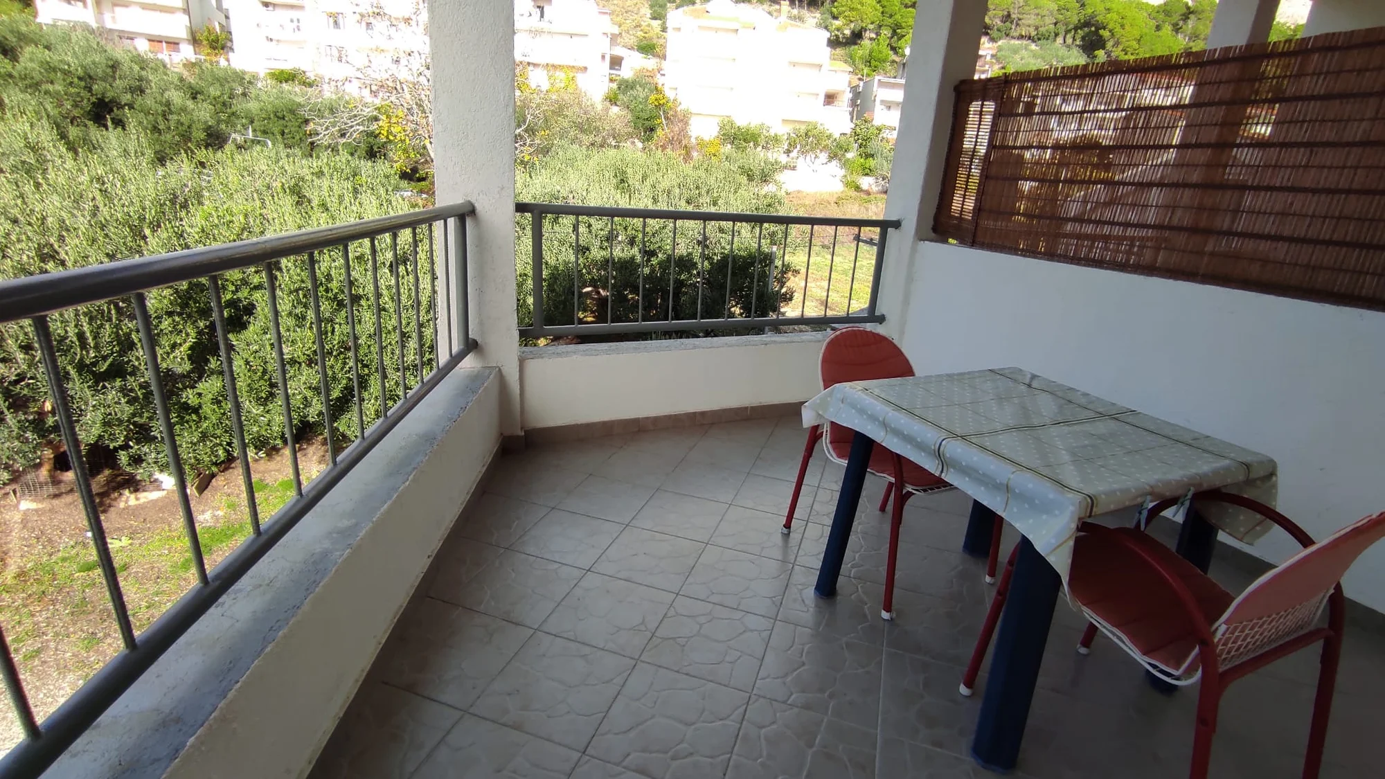 Letní pobyt na 7 nocí plný koupaček v moři: apartmány 9 min chůzí od pláže, 30 min autem od Splitu