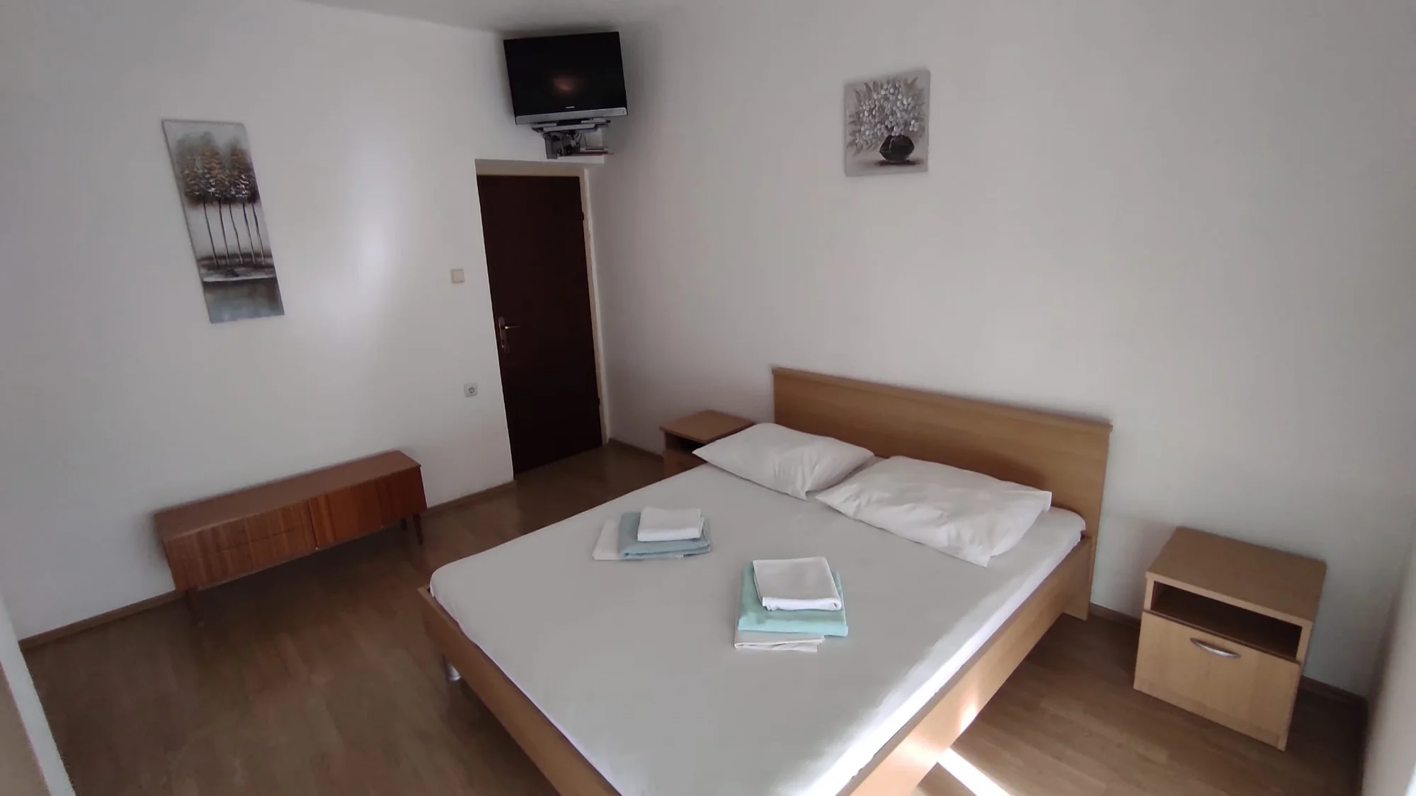 Letní pobyt na 7 nocí plný koupaček v moři: apartmány 9 min chůzí od pláže, 30 min autem od Splitu