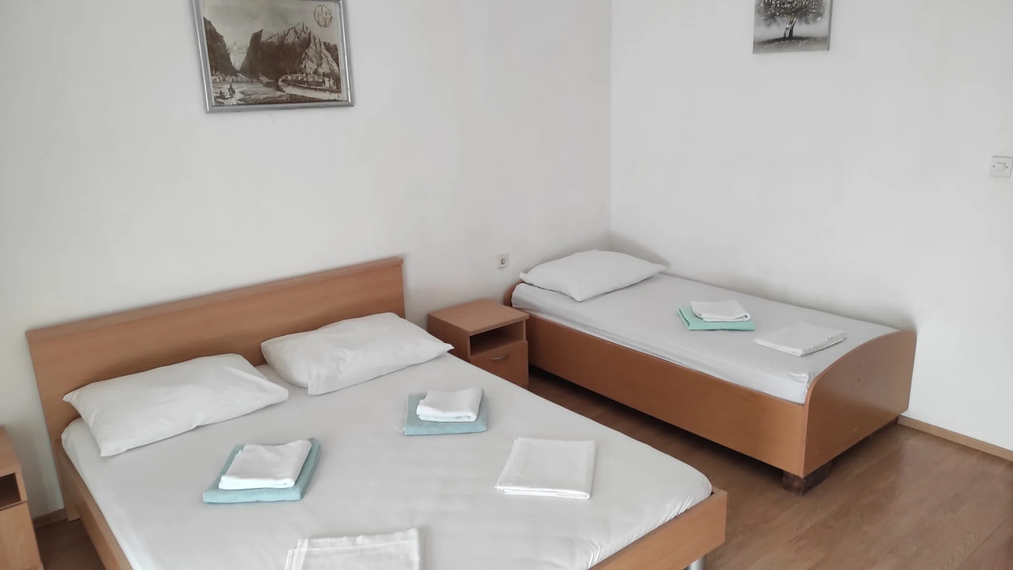 Letní pobyt na 7 nocí plný koupaček v moři: apartmány 9 min chůzí od pláže, 30 min autem od Splitu