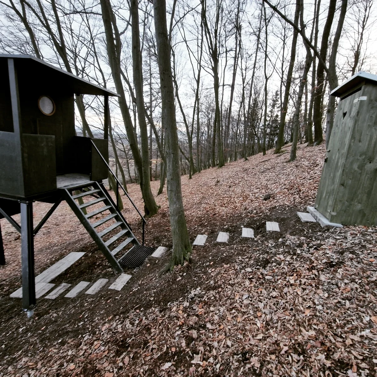Moderní posed ve Slezsku pro pár: samota v přírodě, kuchyňka, výlety