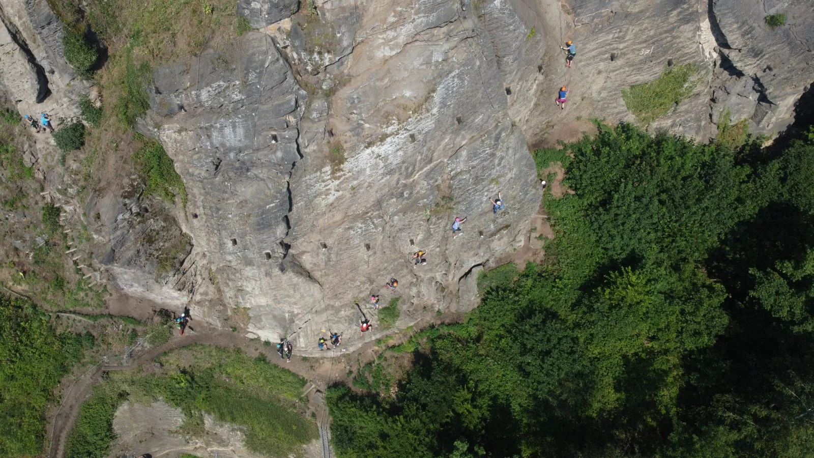 Via Ferrata: zajištěné cesty na Pastýřské stěně v Děčíně pro 1–3 osoby