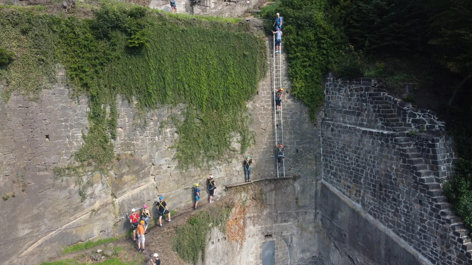 Via Ferrata: zajištěné cesty na Pastýřské stěně v Děčíně pro 1–3 osoby
