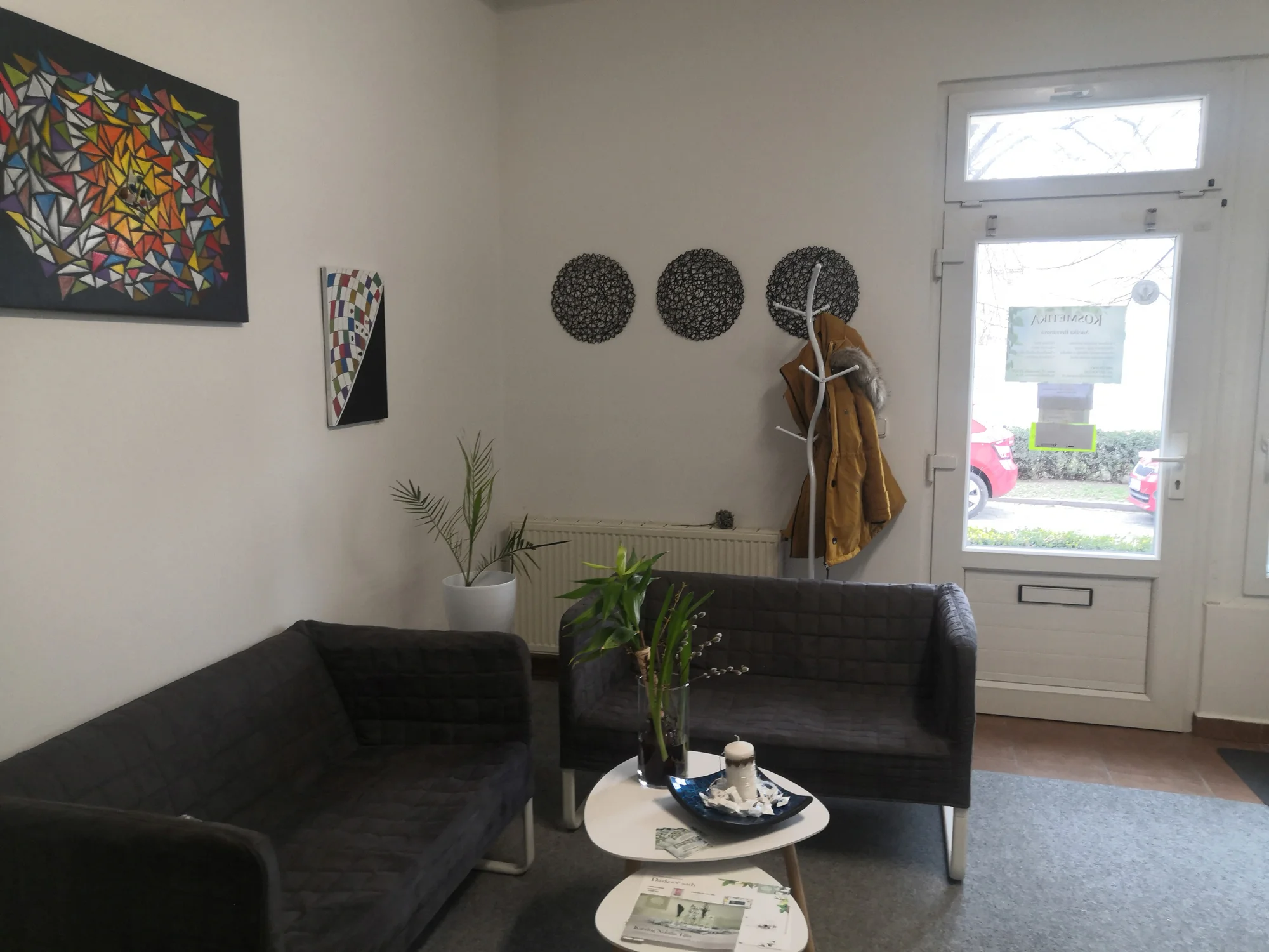 Aromaterapeutické ošetření, olejová masáž obličeje a dekoltu, péče o ruce i zábaly