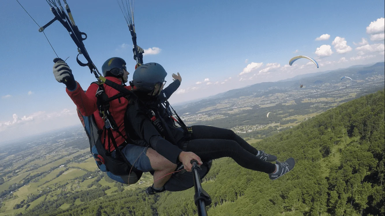 Vyleťte až do oblak: paraglidingový tandemový let na míru s videozáznamem letu