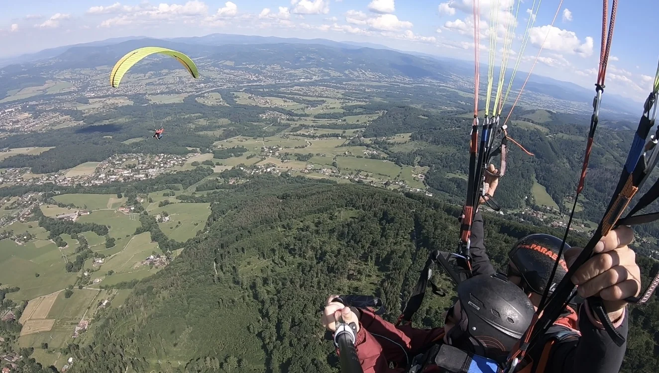Vyleťte až do oblak: paraglidingový tandemový let na míru s videozáznamem letu