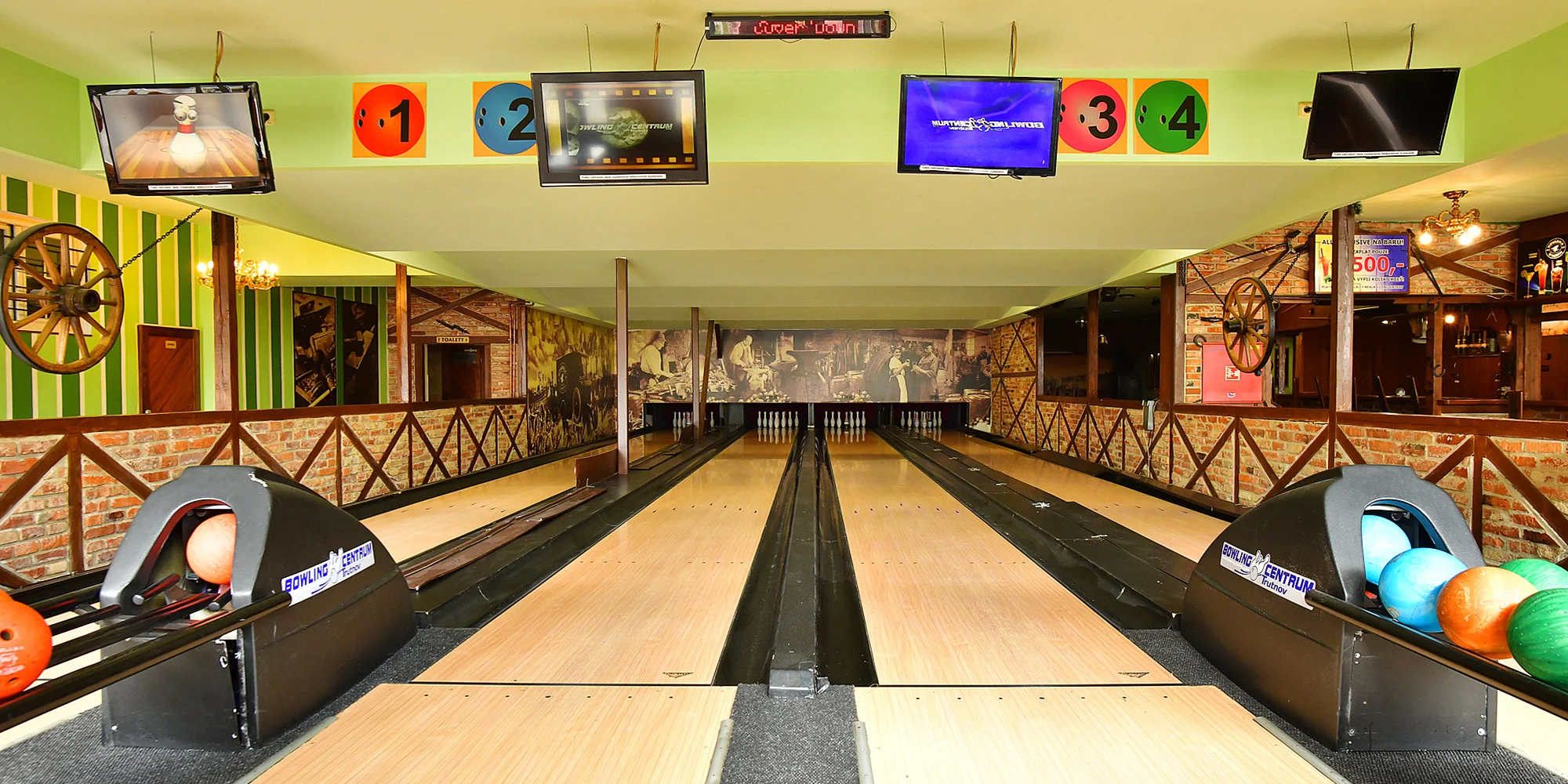Masové koryto s přílohami pro 2–6 osob i s hodinou bowlingu
