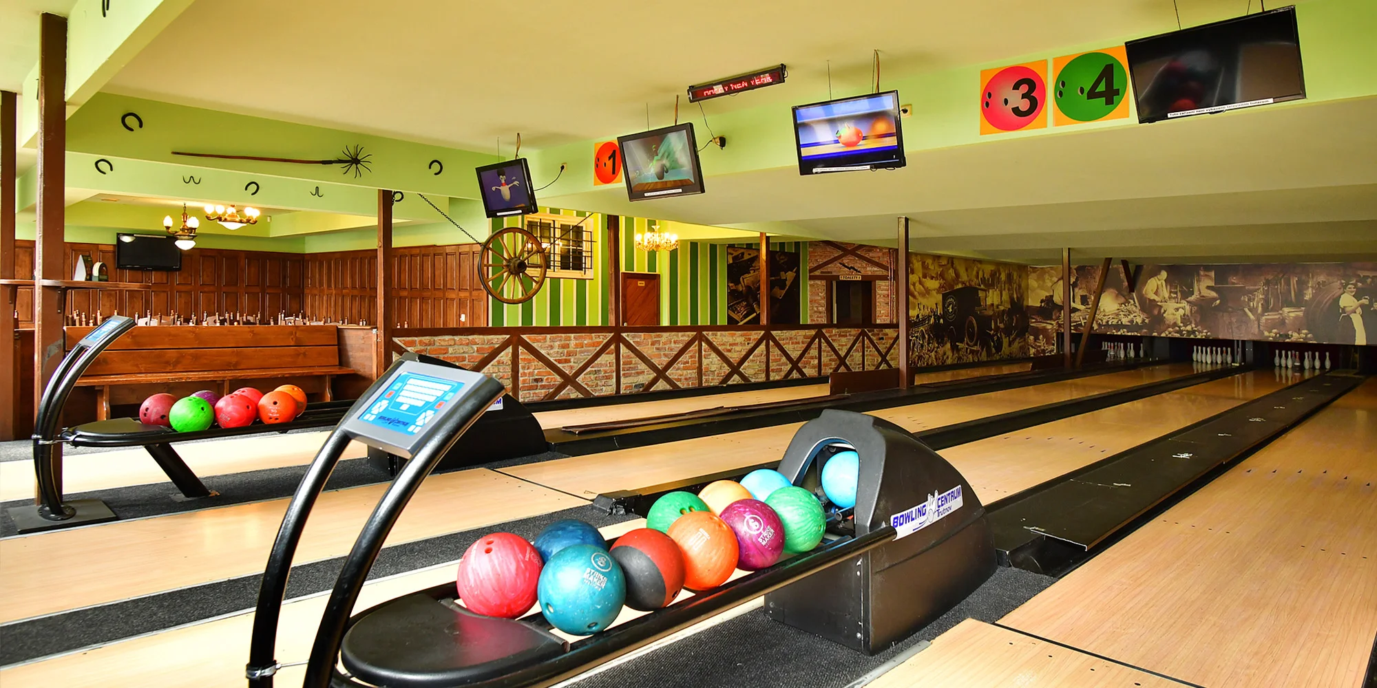 Masové koryto s přílohami pro 2–6 osob i s hodinou bowlingu