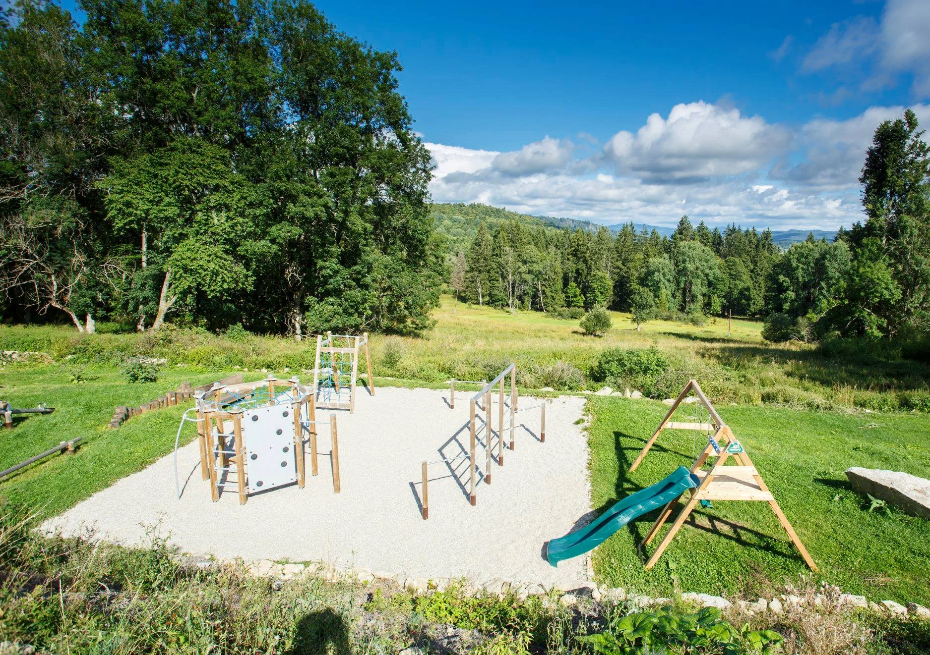 Pobyt v srdci Šumavy: krásný horský hotel se snídaní i možností wellness