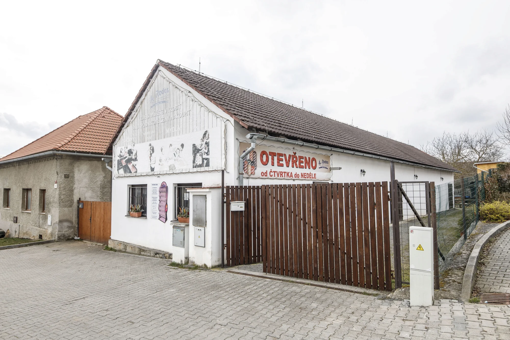 Letní tvoření pro děti i dospělé: svíčky, koupelová sůl a občerstvení