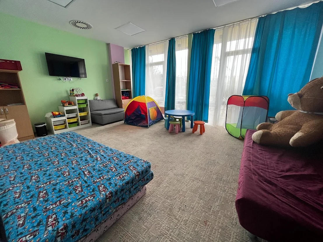 Pobyt ve 4* hotelu jen 150 m od Balatonu: neomezený wellness a polopenze, 2 děti zdarma