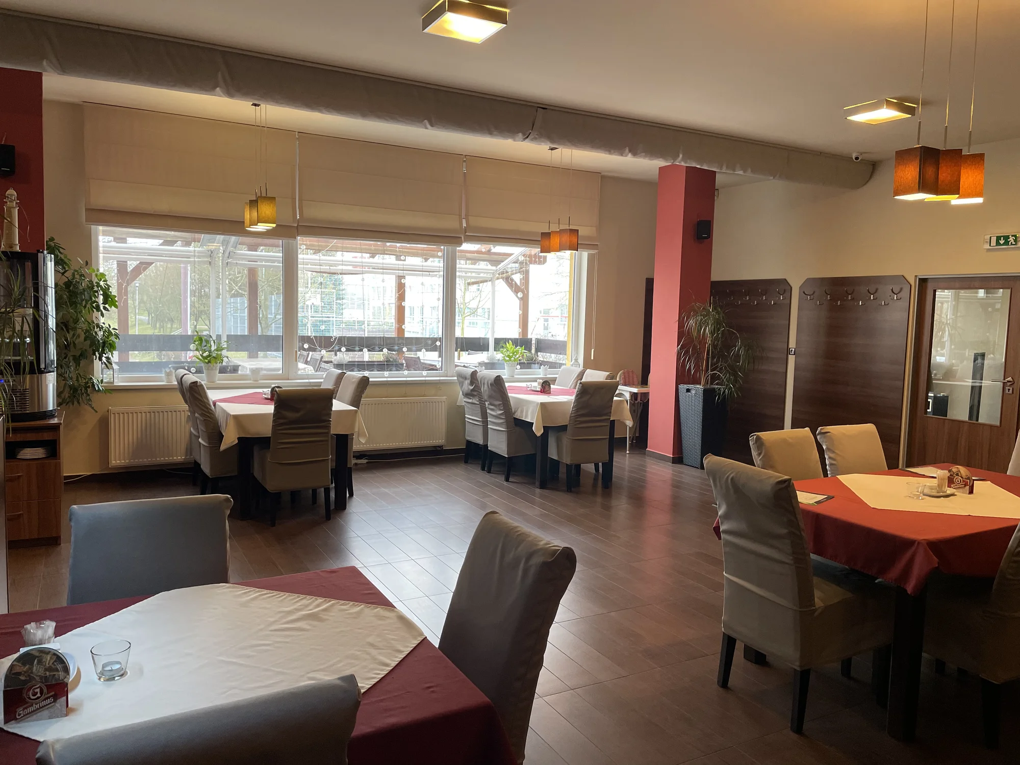 2 hod. bowlingu, mix řízků o váze 600 g, cibulové kroužky a další přílohy až pro 6 osob